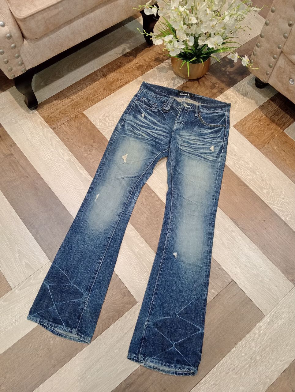 Japanese Brand JAPANESE CAVARIA STUDDED FLARED DISTRESSED JEANS - SIZE 44 Size US 32 / EU 48 - 2 Thumbnail