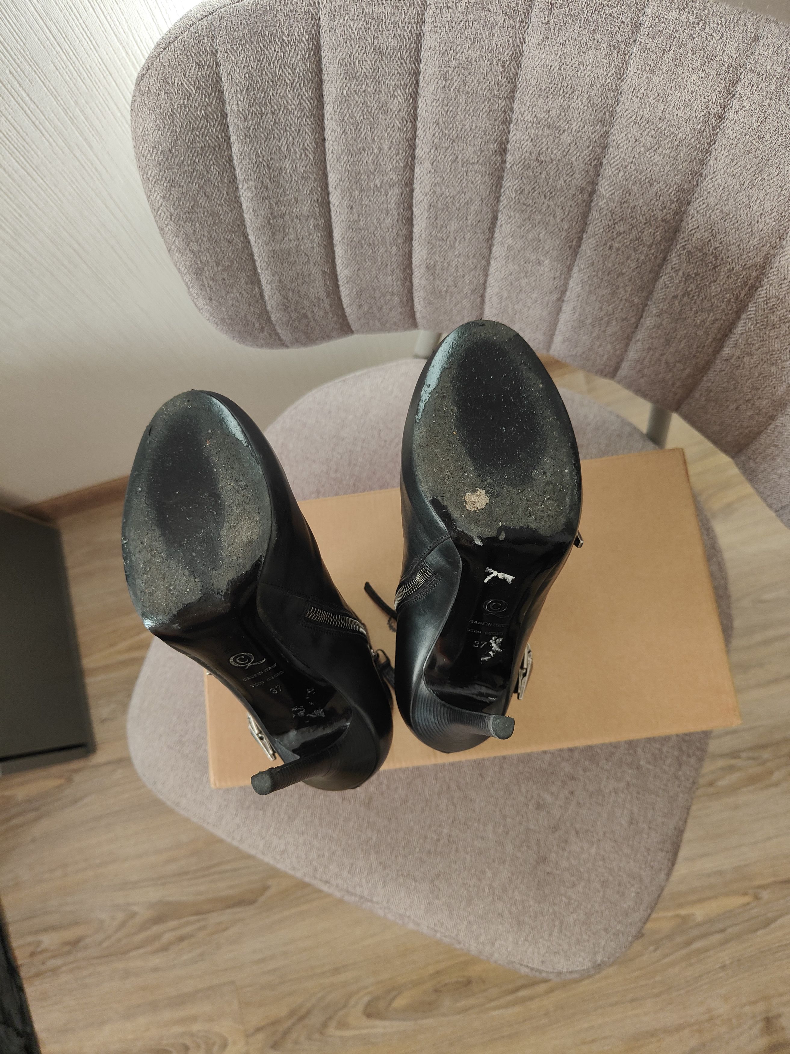 Alexander McQueen Alexander McQueen Buckled Latch Heel Boots Size US 7 / IT 37 - 9 Thumbnail