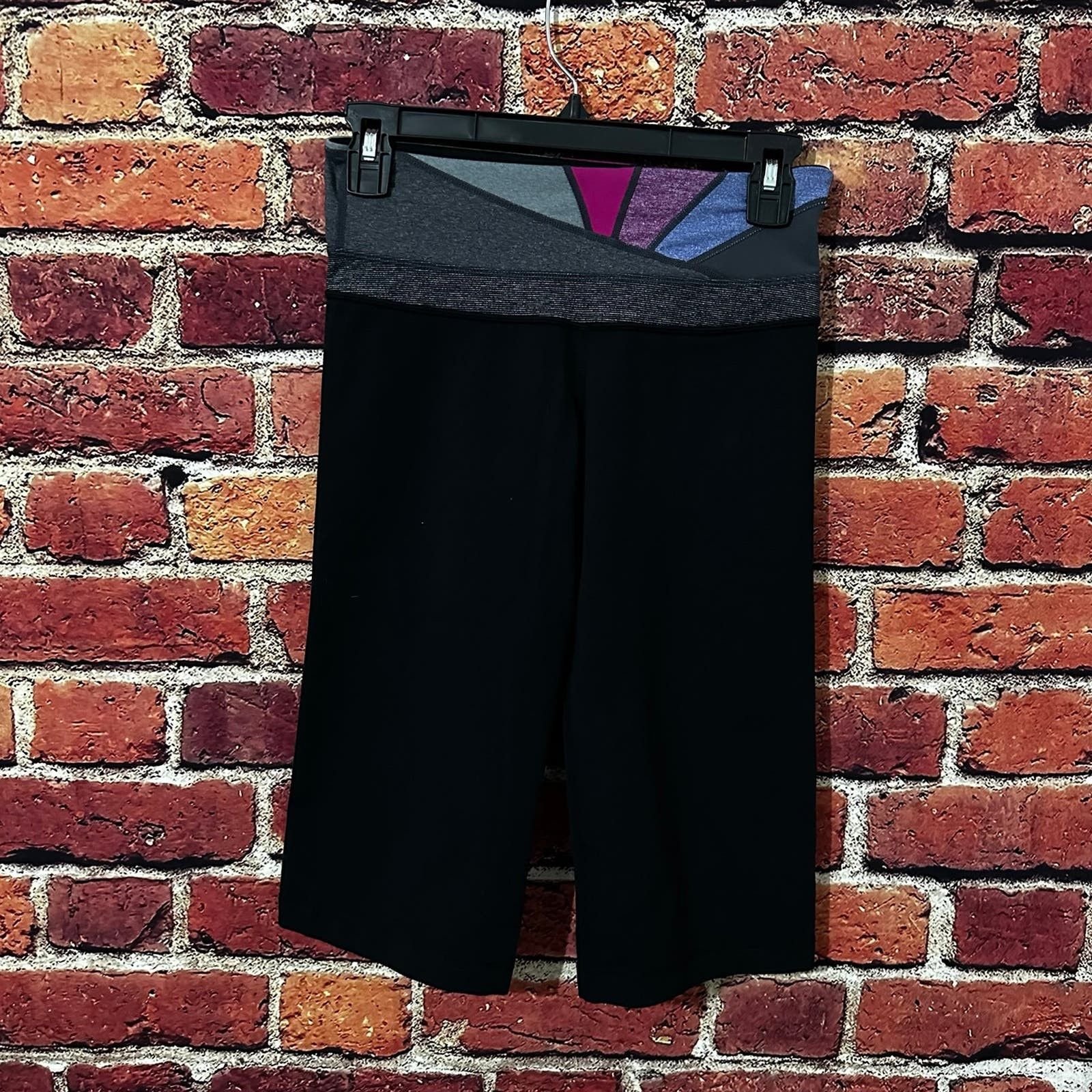 Lululemon Lululemon reversible Capri size 4 Size 27" / US 4 / IT 40 - 4 Thumbnail