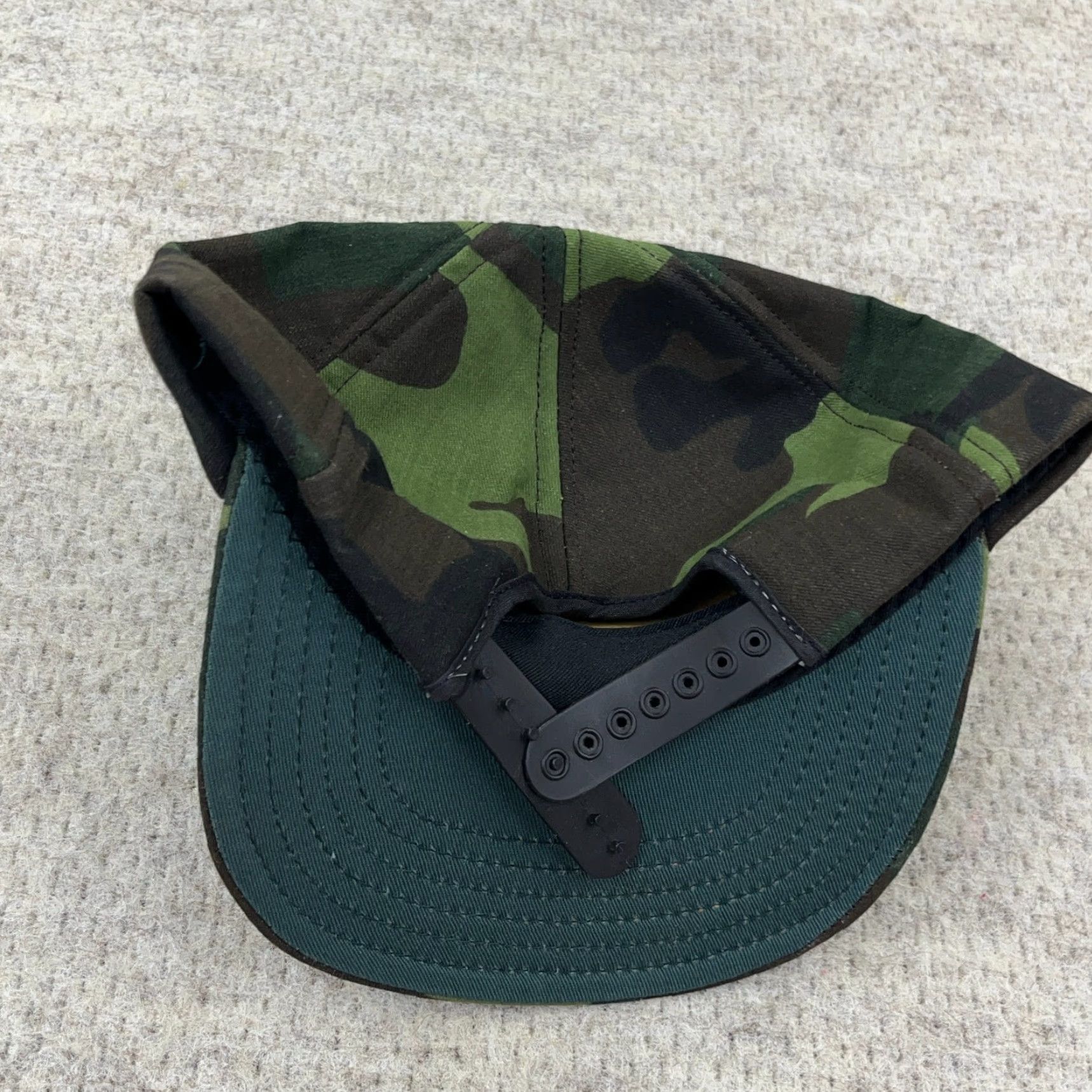 Vintage VINTAGE Eastern Coal Trucker Hat Cap Camo Made In USA 80s Mining Co Patch WV Green Cotton Nylon Knit Adjustable Snapback Mens Hat Size ONE SIZE - 4 Thumbnail