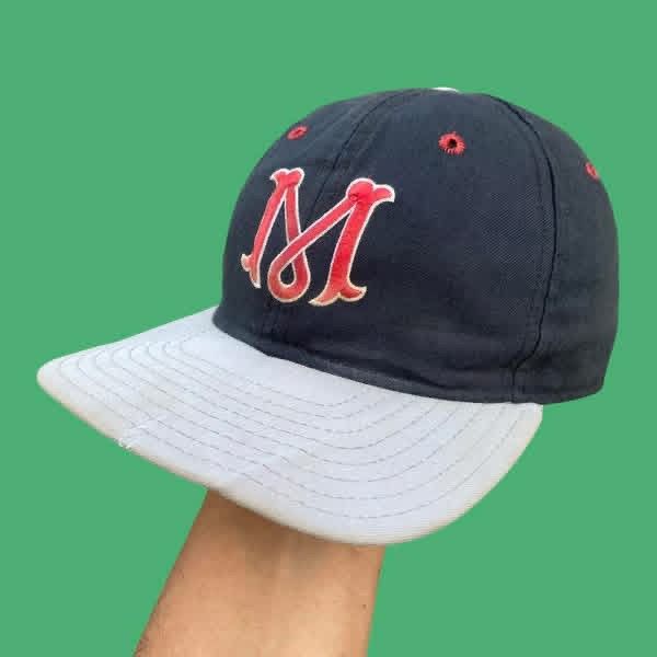 MLB RARE ‼️ Milwaukee Braves Size ONE SIZE - 1 Thumbnail