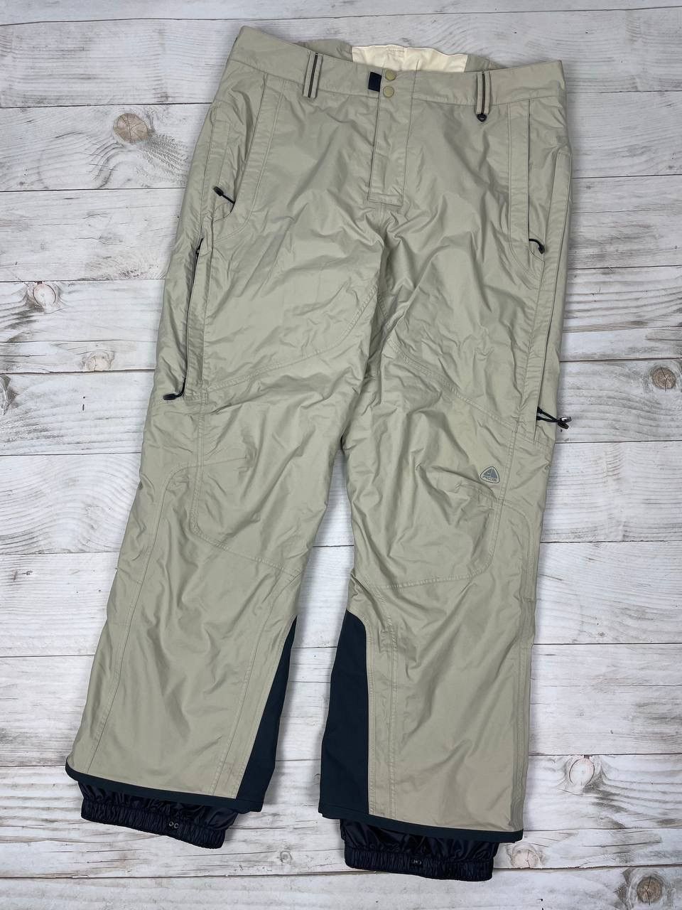 Image of Vintage Nike Acg Ski Pants Outdoor 2000S Swoosh Gotpcore in Beige, Men's (Size 36)