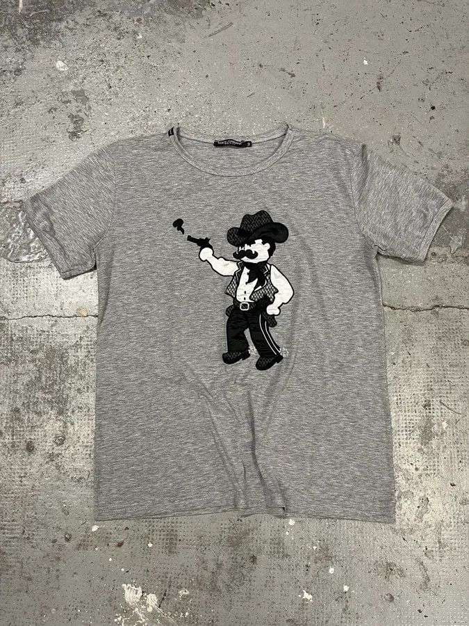 Dolce & Gabbana × Vintage 2000s Dolce & Gabbana Cowboy Gun Human Grey Tee-Shirt Size US M / EU 48-50 / 2 - 1 Thumbnail