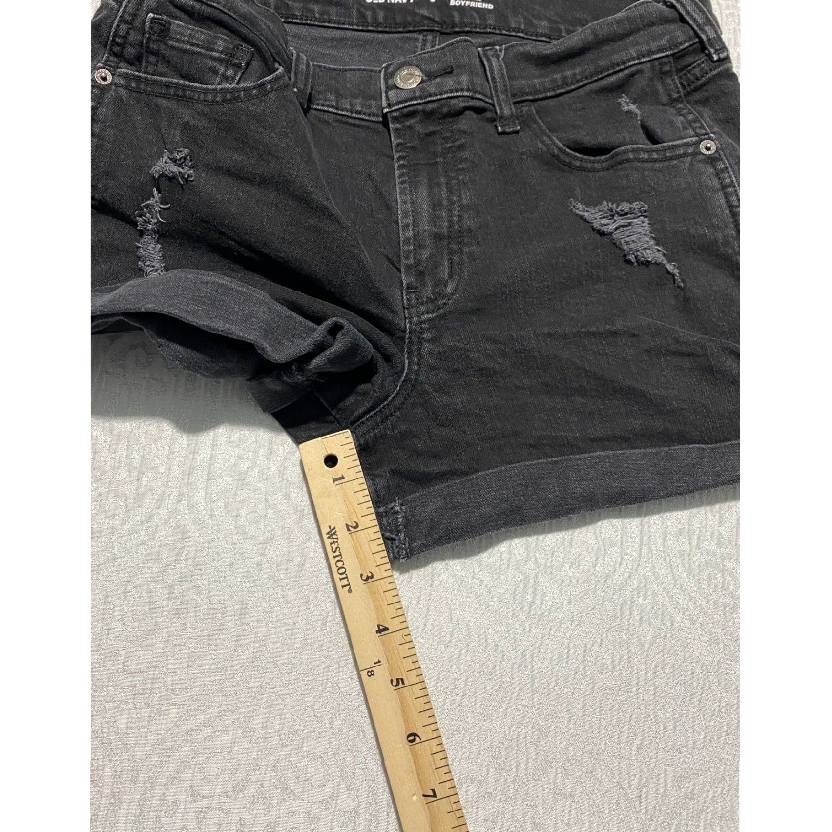 Old Navy Old Navy Womens Size 6 Black Mid-Rise Boyfriend Distressed Denim Jean Shorts Size 28" / US 6 / IT 42 - 6 Thumbnail