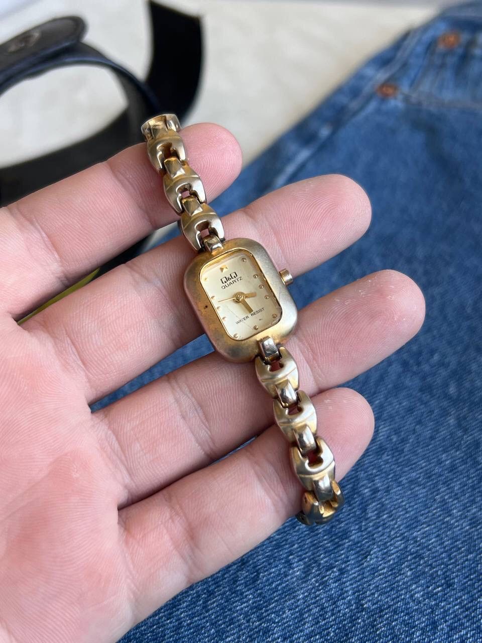 Japanese Brand Vintage Japanese style futuristic gold tone Watch Japan 90s Size ONE SIZE - 2 Thumbnail