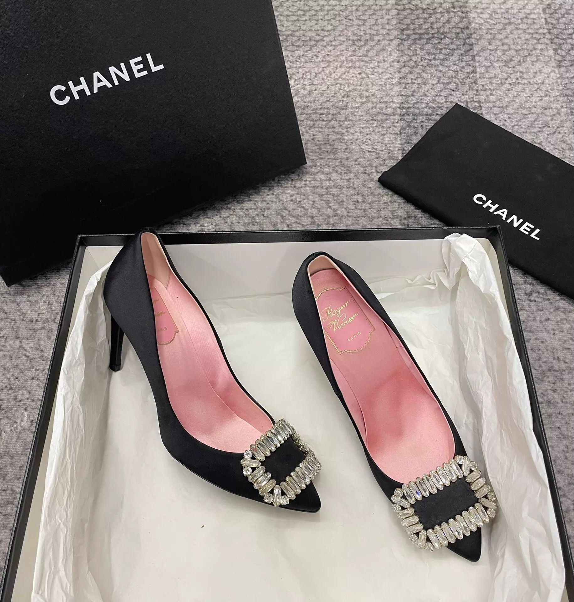 Roger Vivier Roger Vivier Women's Black Stiletto Heels 36.5 Size US 5.5 / IT 35.5 - 2 Thumbnail