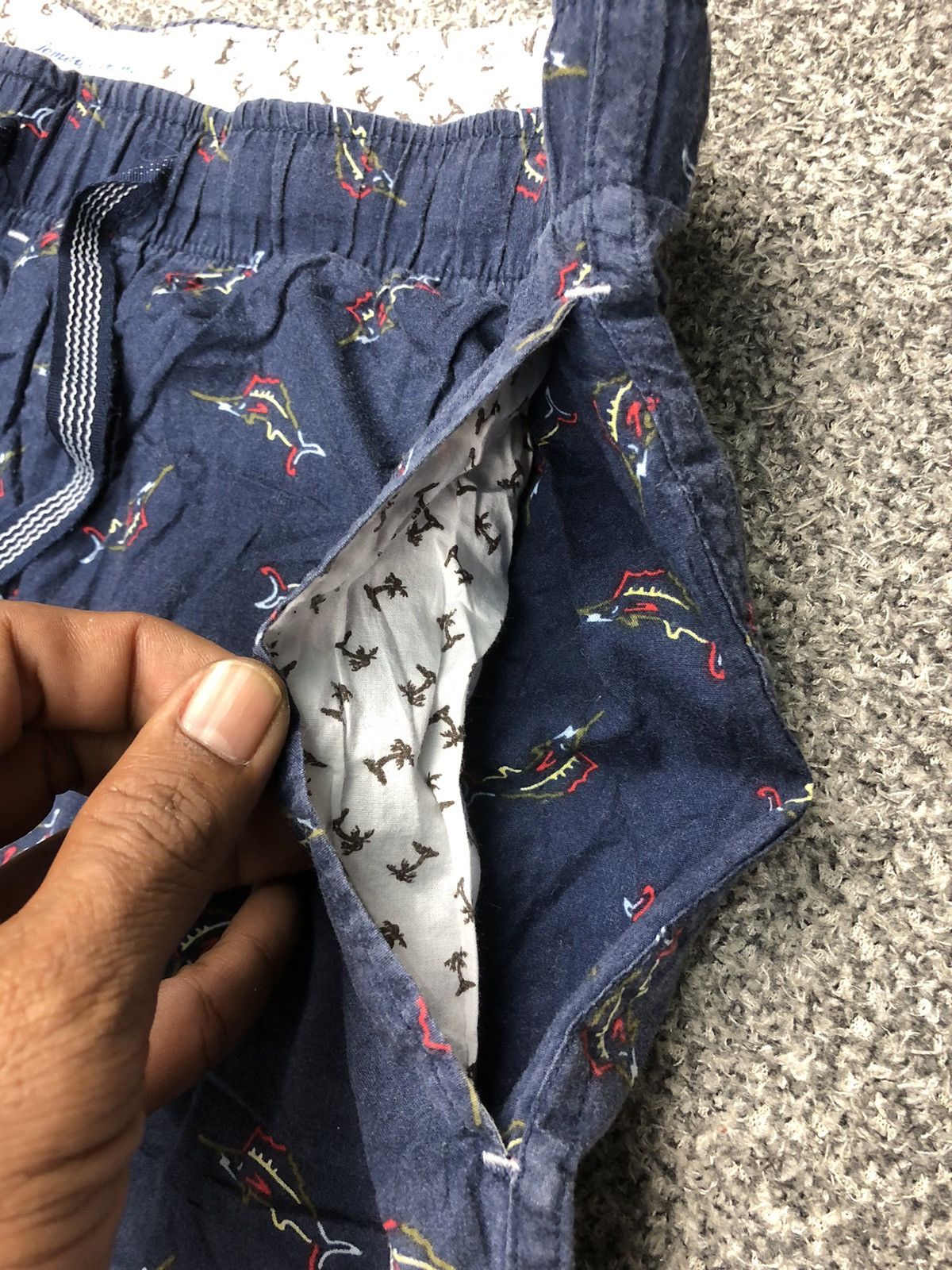 Tommy Bahama × Vintage Tommy Bahama Fullprinted Shortpants Size US 37 - 4 Thumbnail