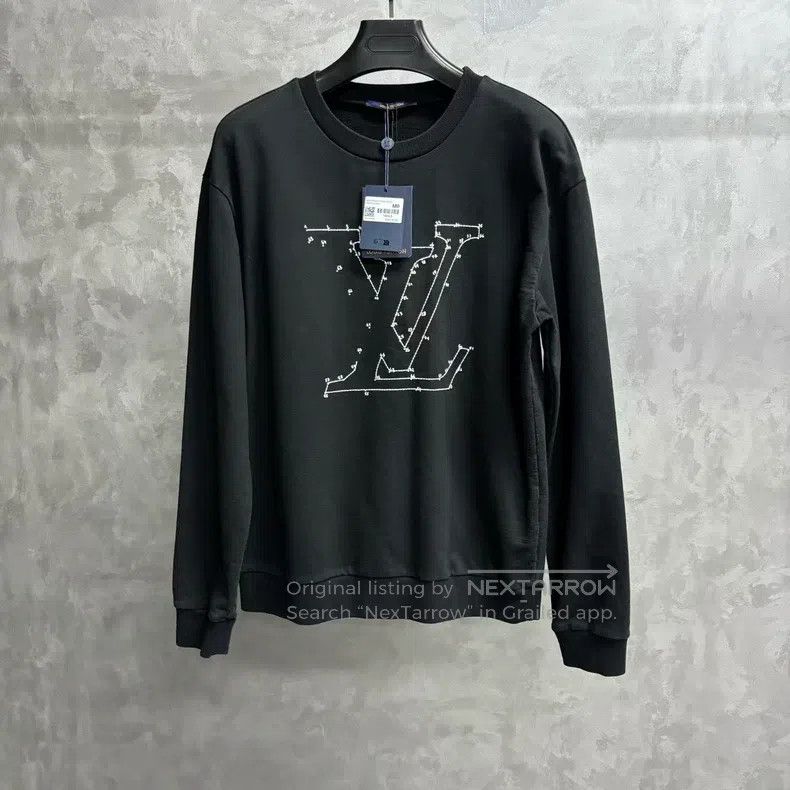 Louis Vuitton Louis Vuitton Black studded print Logo crewneck pullover s Size US M / EU 48-50 / 2 - 1 Thumbnail