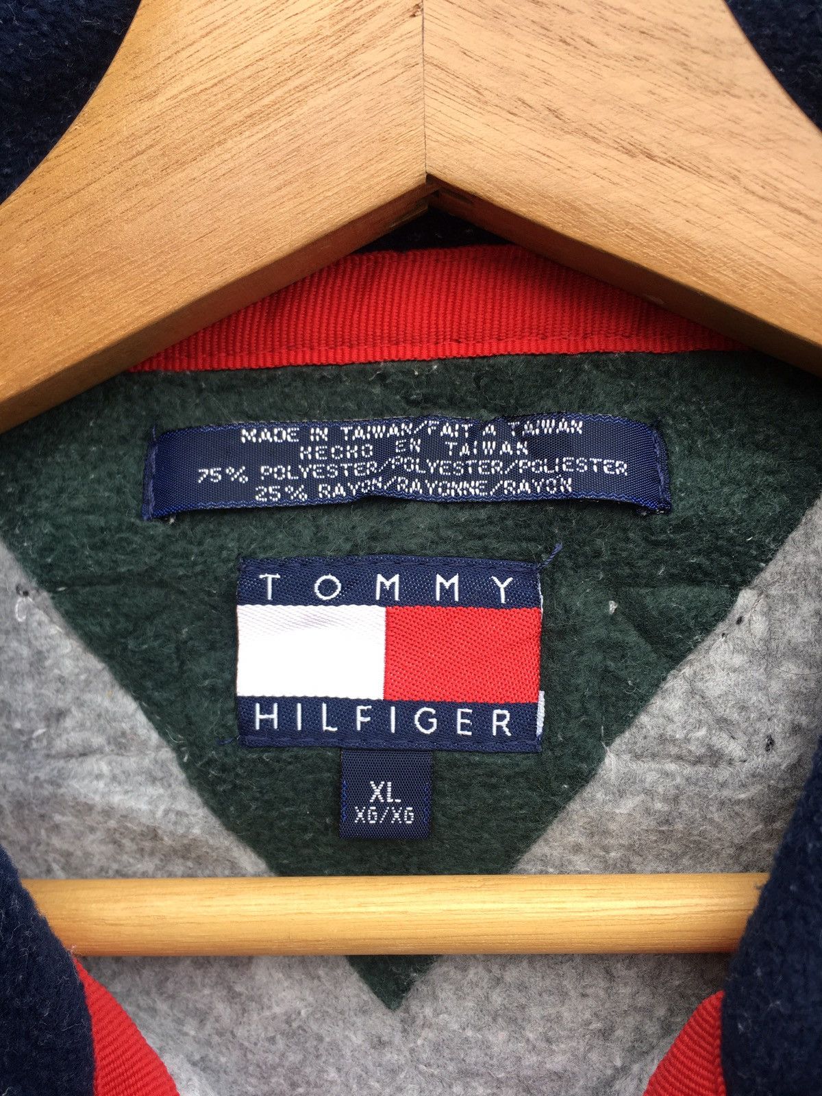 Tommy Hilfiger Rare Vintage 90s Tommy Hilfiger Sweatshirt Size US XL / EU 56 / 4 - 7 Thumbnail