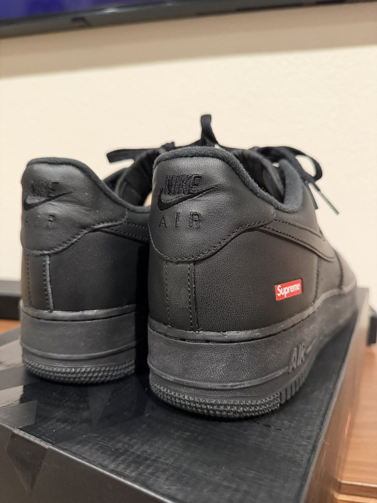 Nike × Supreme Supreme Nike Air Force 1 Black Size US 12 / EU 45 - 4 Thumbnail