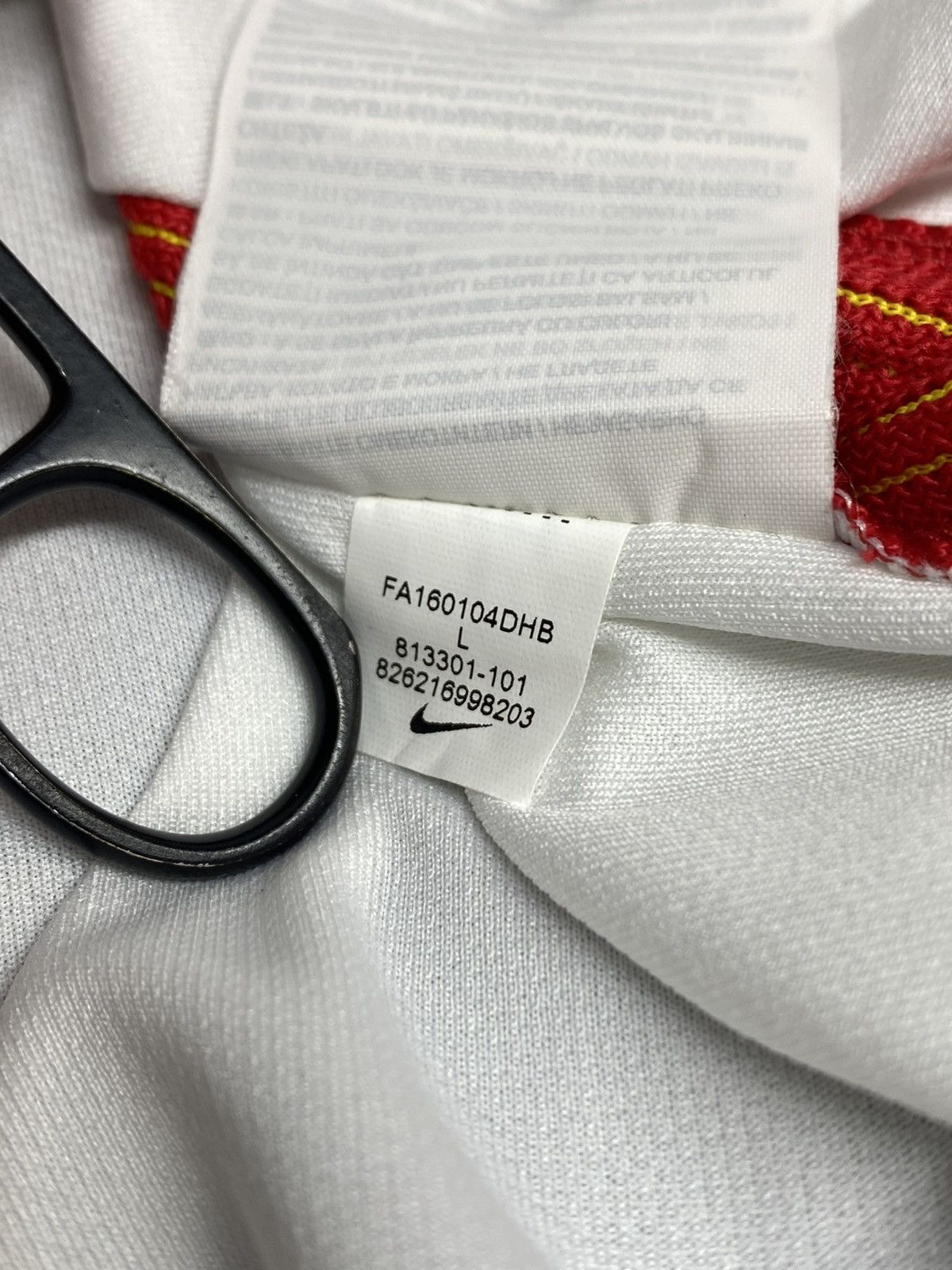 Nike Nike Red Bull Salzburg 2016/17 Home Football Shirt Jersey Size US L / EU 52-54 / 3 - 16 Thumbnail