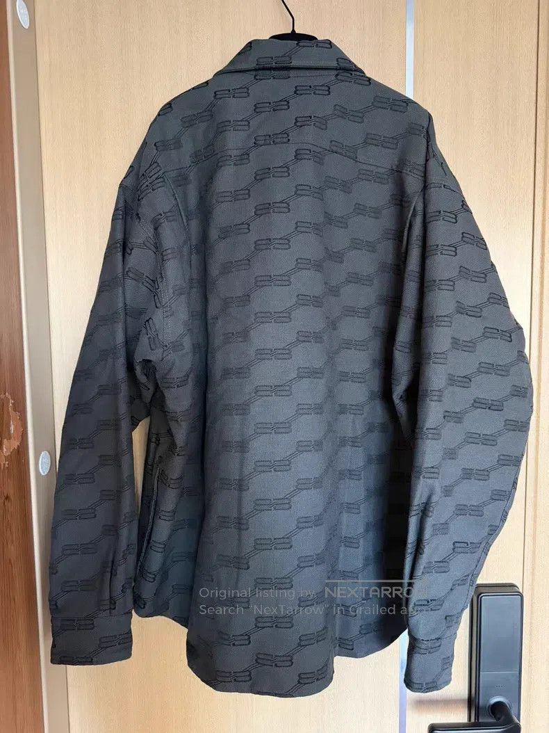 Balenciaga Balenciaga Fully printed black and gray snap button cotton Size US L / EU 52-54 / 3 - 2 Thumbnail