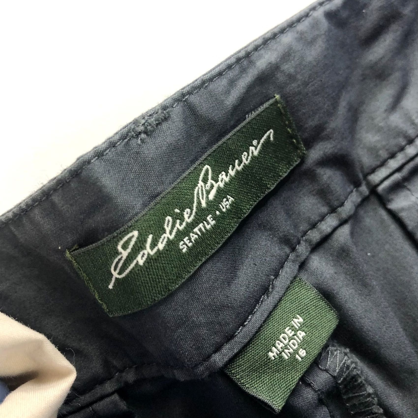 Eddie Bauer Eddie Bauer Cargo 6" Shorts Gray Beige LOT OF 2 - 16 Regular Waist, Inseam 6" - Women Activewear Cotton Nylon Spandex Stretch Everyday Casual Athletic Size 38" / US 16 / IT 52 - 6 Thumbnail