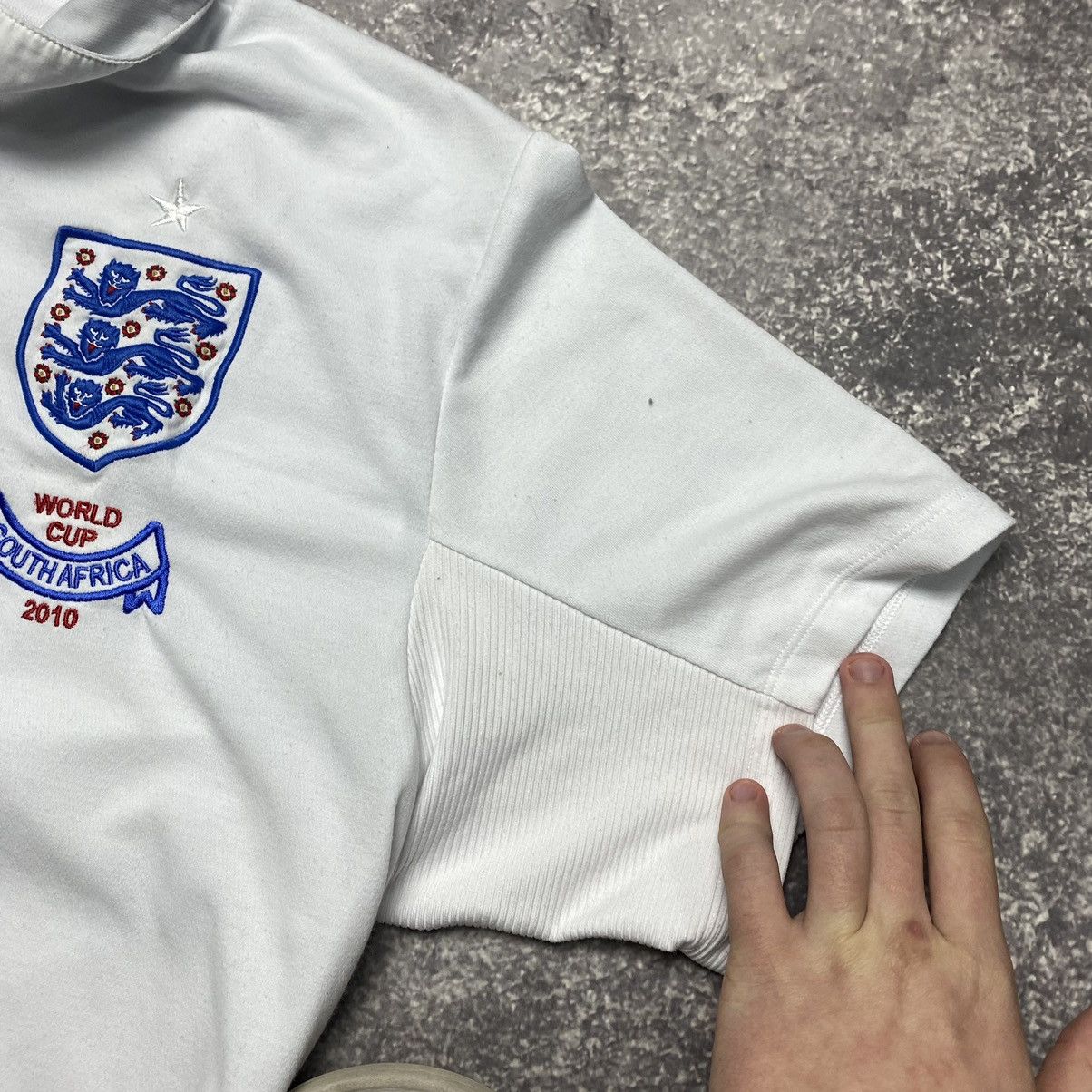 Umbro Vintage Umbro England 2009-2010 National soccer jersey Size US L / EU 52-54 / 3 - 7 Thumbnail