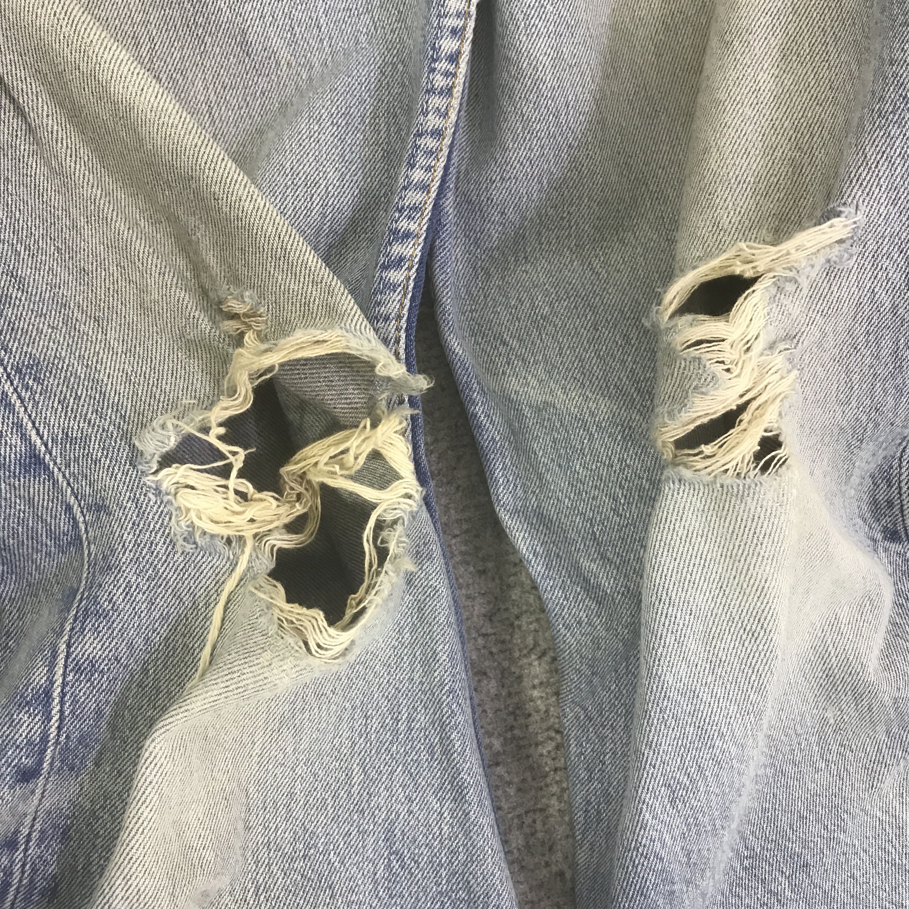 Levi's Vintage Clothing LEVI'S 501 DISTRESSED DENIM JEAN PANTS K129B9 Size US 32 / EU 48 - 13 Thumbnail