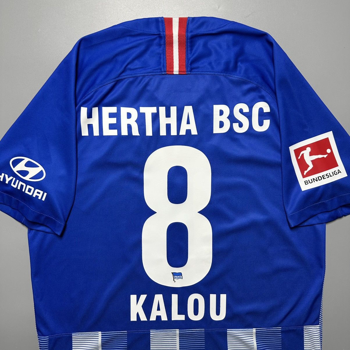 Nike HERTHA BSC NIKE 2017/2019 FOOTBALL HOME JERSEY #8 KALOU Size US M / EU 48-50 / 2 - 9 Thumbnail