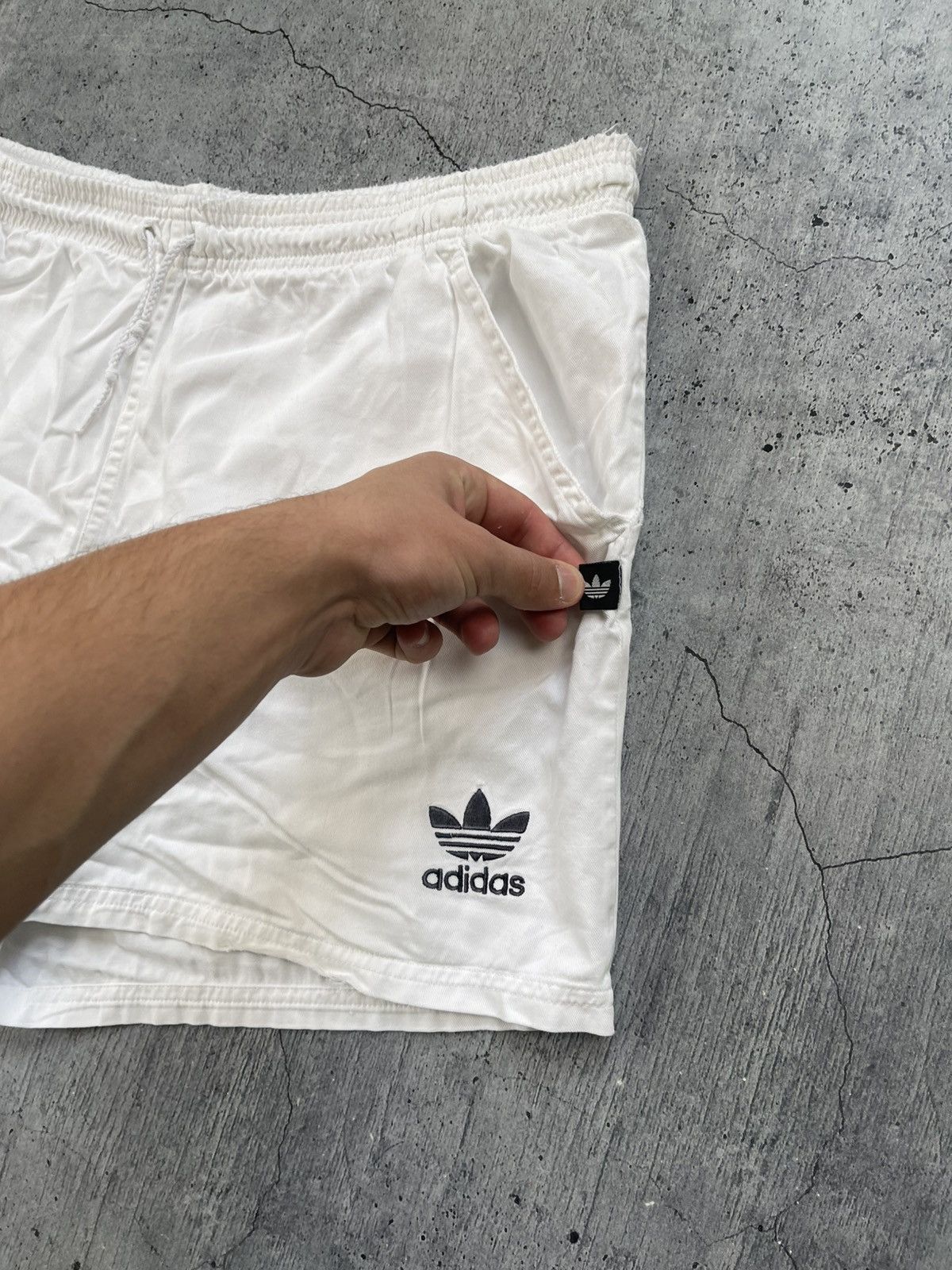 Adidas × Vintage Vintage Adidas shorts streetwear y2k casual style size M Size US 32 / EU 48 - 2 Thumbnail