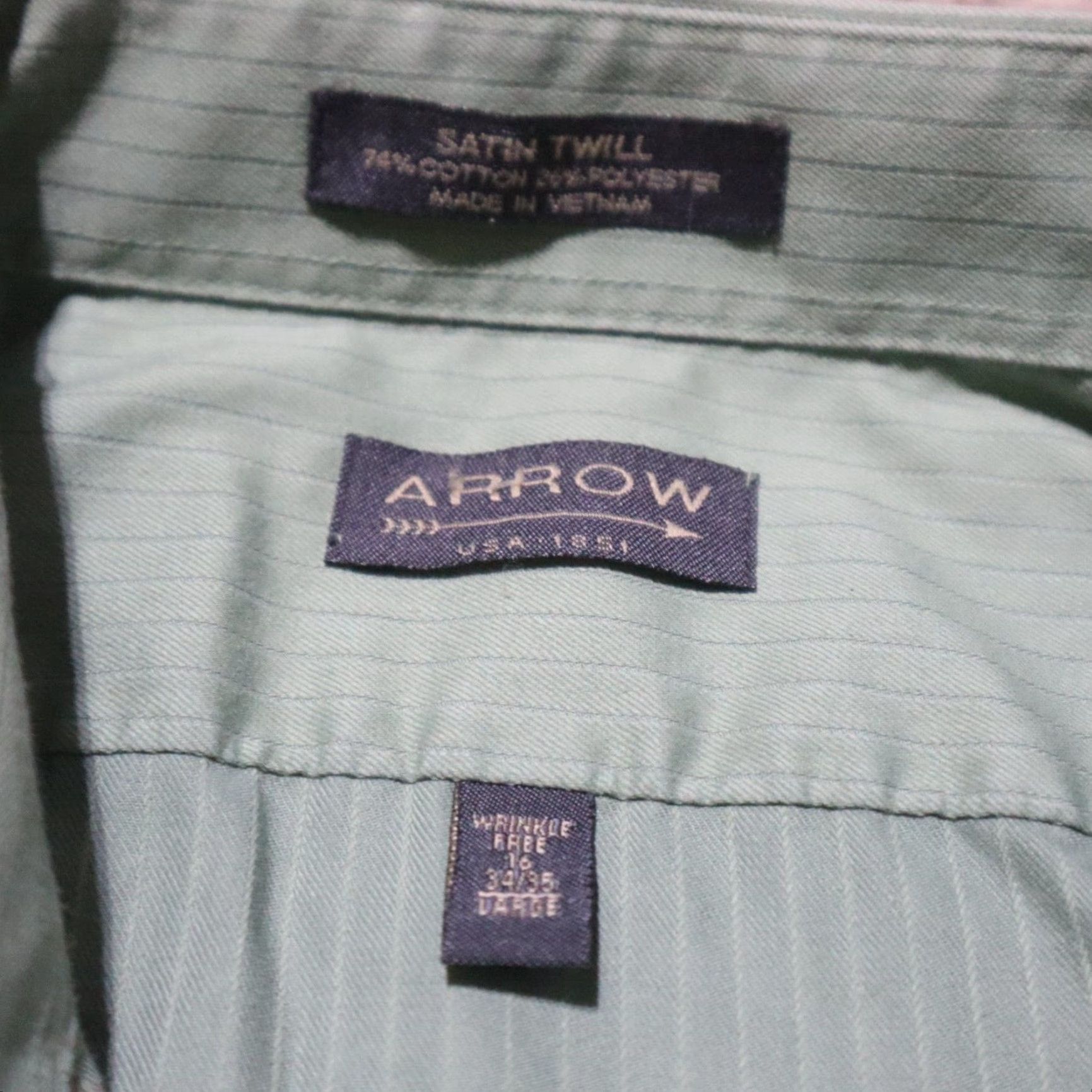 Arrow Arrow Green Satin Twill Long Sleeve Shirt Men's L Regular 16 34/35 Button-Front Cotton Blend 5-Button 90s Style Mens Size US L / EU 52-54 / 3 - 3 Thumbnail