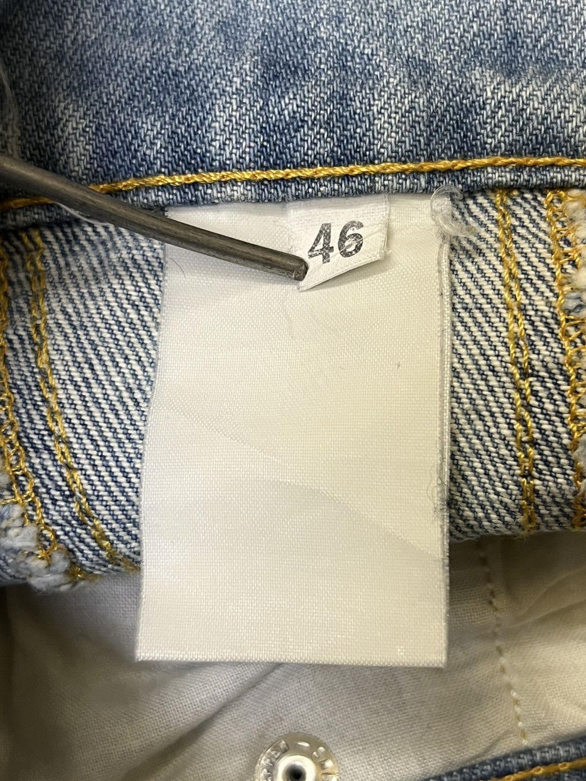 John Galliano JOHN GALLIANO MADE IN ITALY CURVE LEG JEANS Size US 31 - 18 Thumbnail