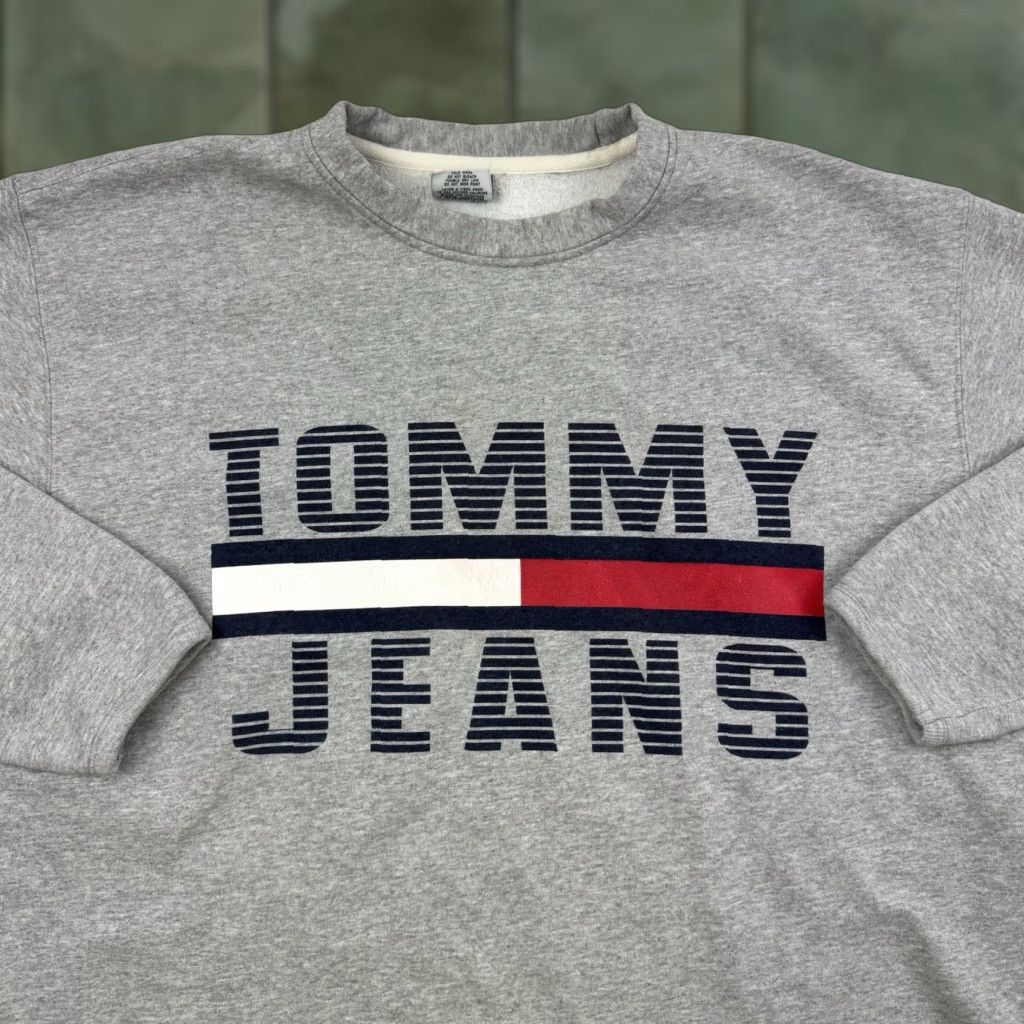 Tommy Hilfiger VINTAGE Tommy Jeans Sweatshirt Men L Gray Logo 90s USA Tommy Hilfiger Pull-over Crew Neck Size US L / EU 52-54 / 3 - 1 Thumbnail
