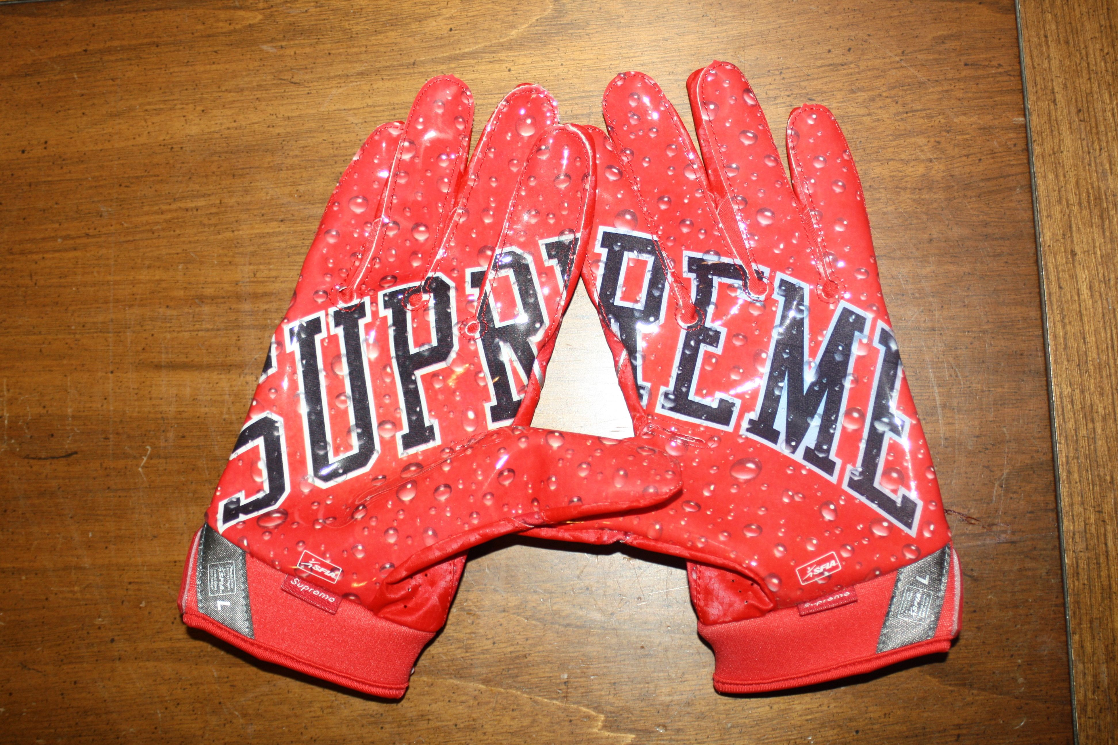 Supreme Nike Vapor Jet 4.0 Football Gloves (FW18) - $60