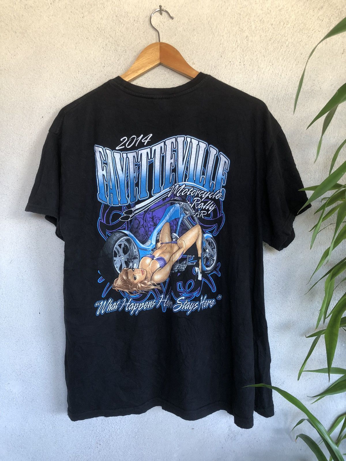 Harley Davidson × Vintage Vintage Y2K Fayetteville Motorcycle Rally Girl Backhit Tee Size US XL / EU 56 / 4 - 2 Thumbnail