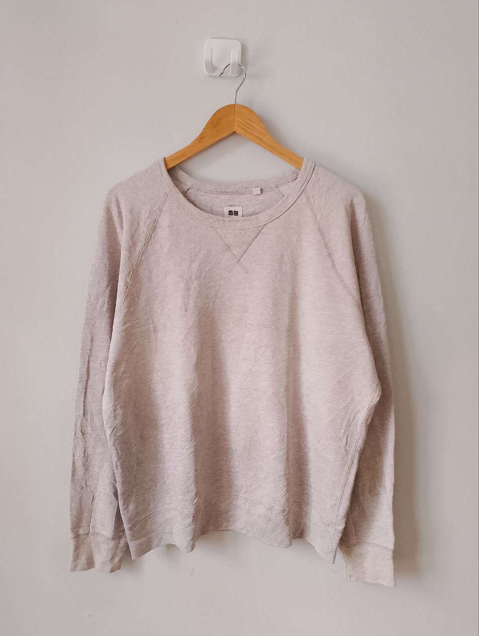 Uniqlo UNIQLO Japan Plain White Cream Sweatshirt Size US XL / EU 56 / 4 - 1 Thumbnail
