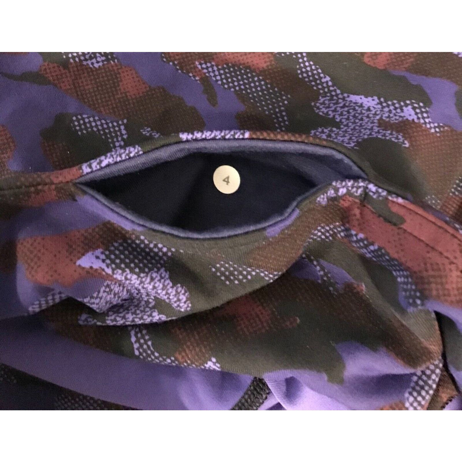 Lululemon Lululemon Women's Wunder Under Crop III Hounds Camo Size 27" / US 4 / IT 40 - 6 Thumbnail