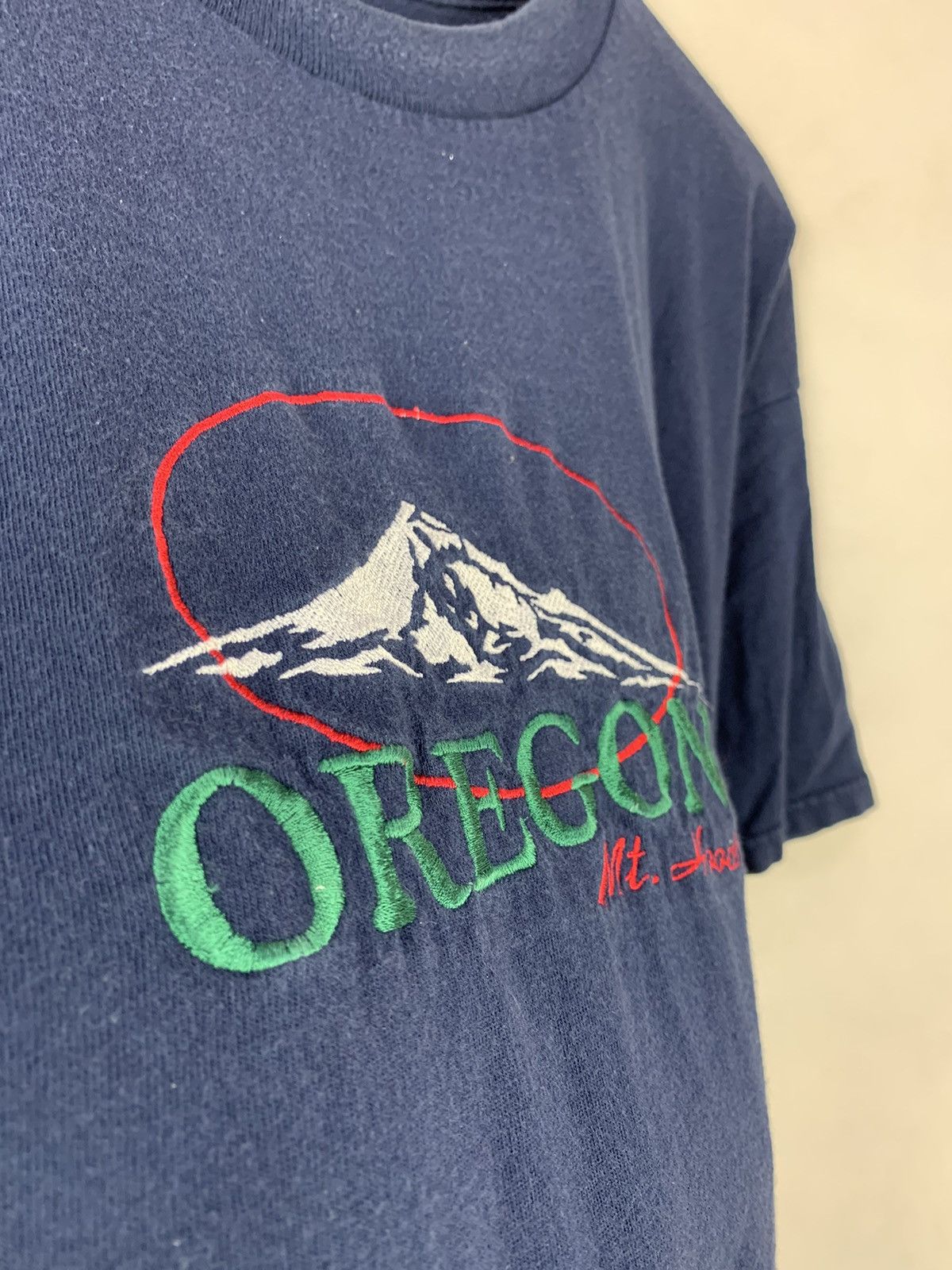 Tultex Steals! Vintage Y2K Oregon Embroidered Tee Size US XL / EU 56 / 4 - 3 Thumbnail