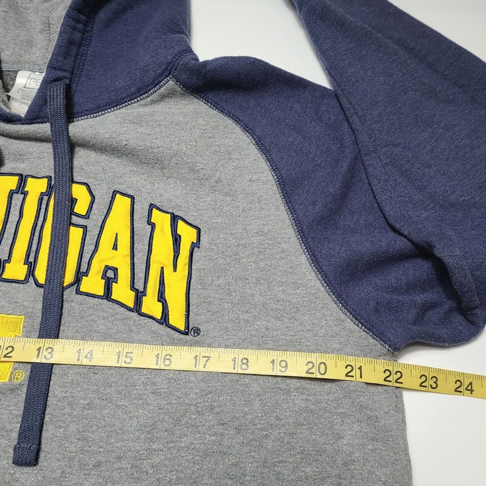 Vintage VINTAGE Michigan Wolverines Sweatshirt Hoodie Pro Edge Adult Large Gray Logo 90s College Sports Mens Size US L / EU 52-54 / 3 - 5 Thumbnail