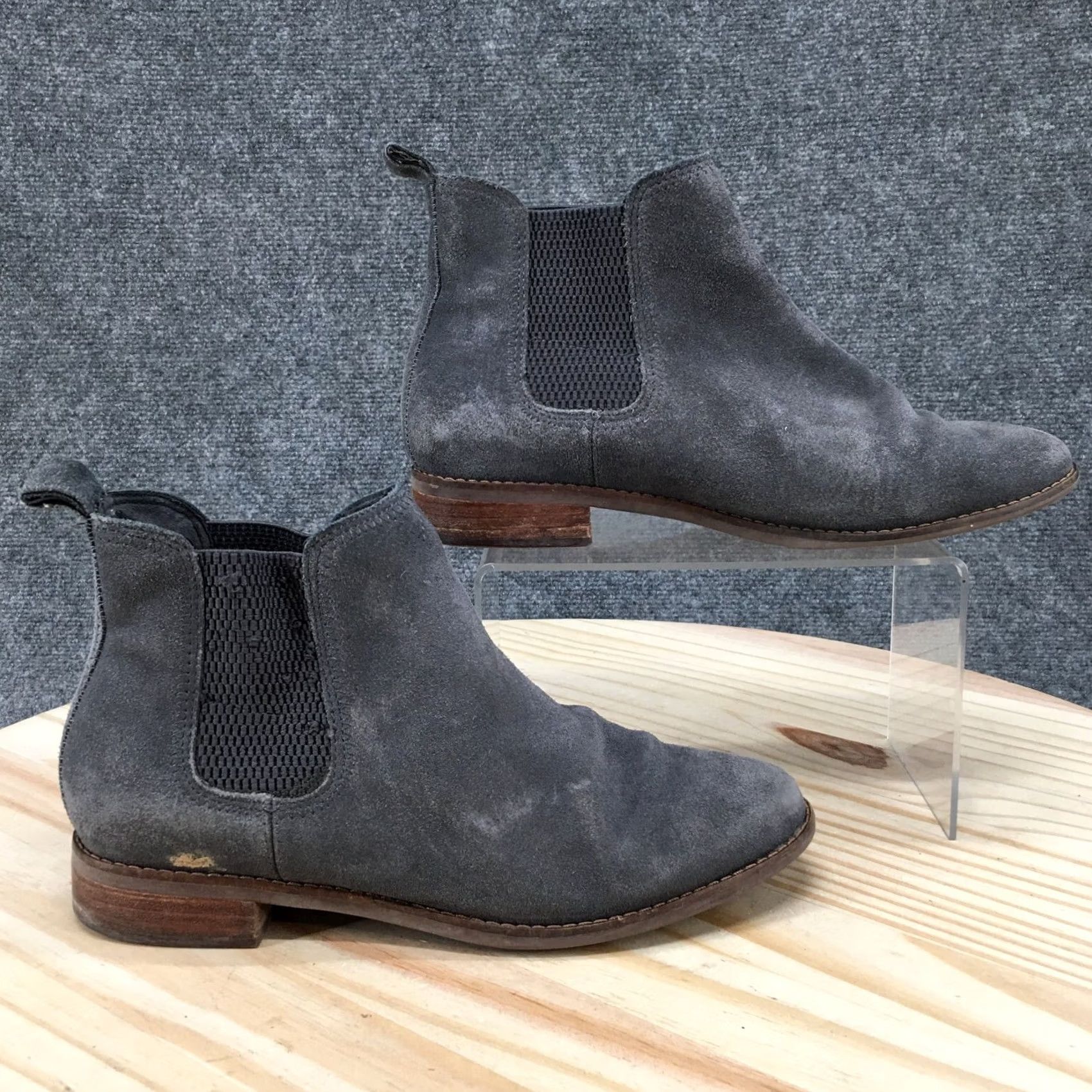 Toms Toms Boots Womens 8.5 Ella Chelsea Booties Gray Suede Almond Toe Cuban Heels Boots Men's? Size US 9 / IT 39 - 2 Thumbnail