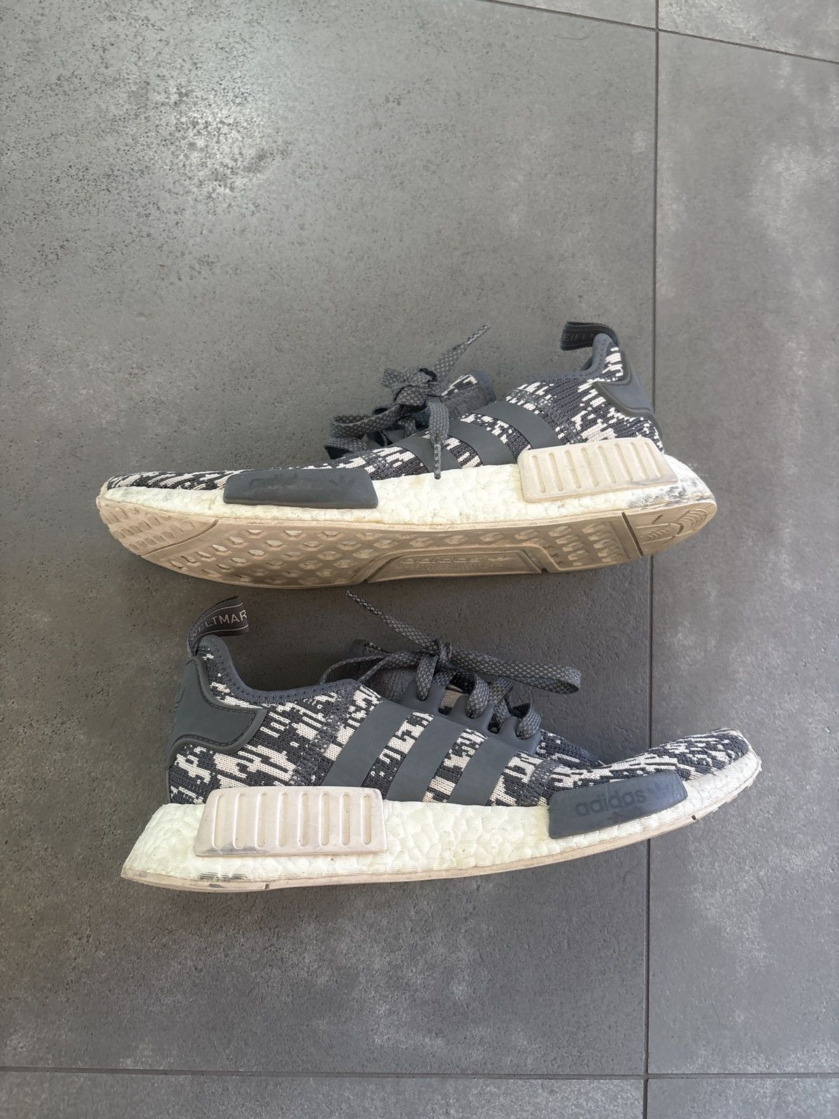 Adidas Adidas NMD R1 Glitch Camo Grey Linen Size US 9 / EU 42 - 2 Thumbnail