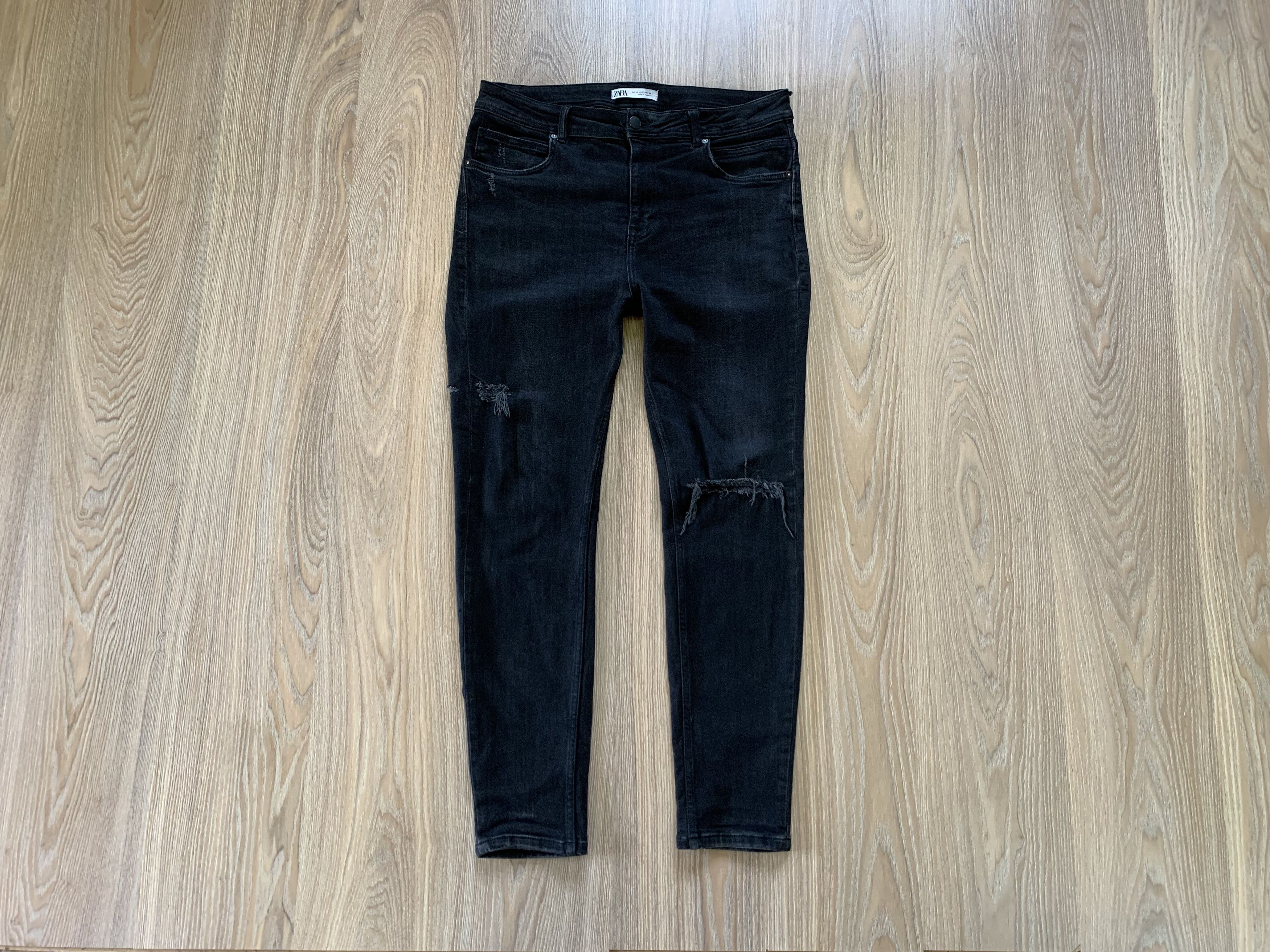 Zara Man Distressed Denim Black Jeans
