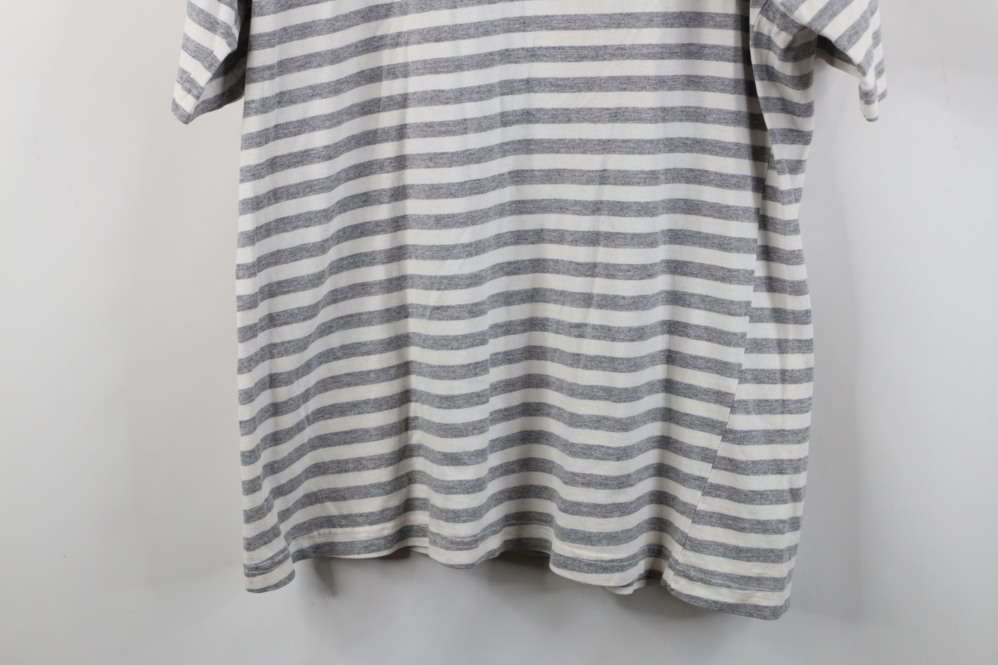 Vintage Vintage 90s Streetwear Fit Geometric Striped T-Shirt USA Size US M / EU 48-50 / 2 - 13 Thumbnail