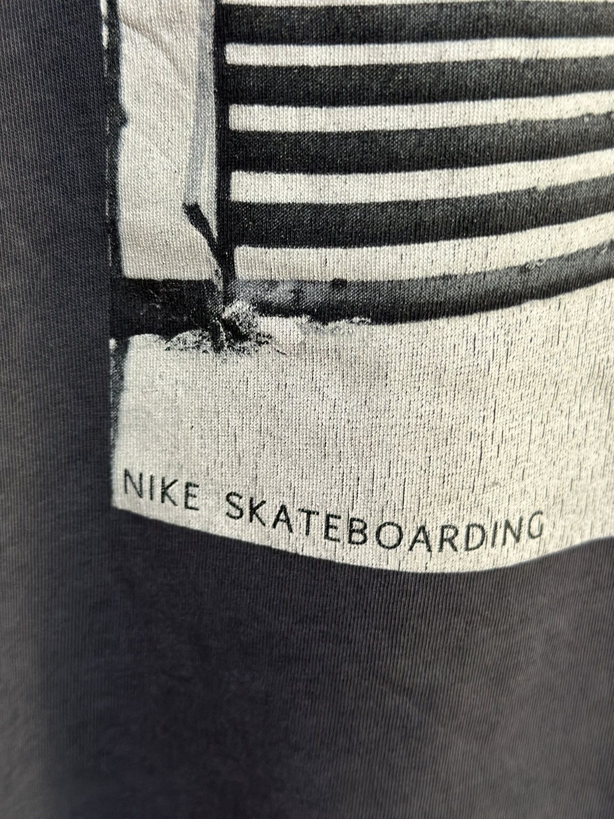 Nike × Vintage Thrashed Nike Skate Boarding Sun Faded Tee Size US M / EU 48-50 / 2 - 7 Thumbnail