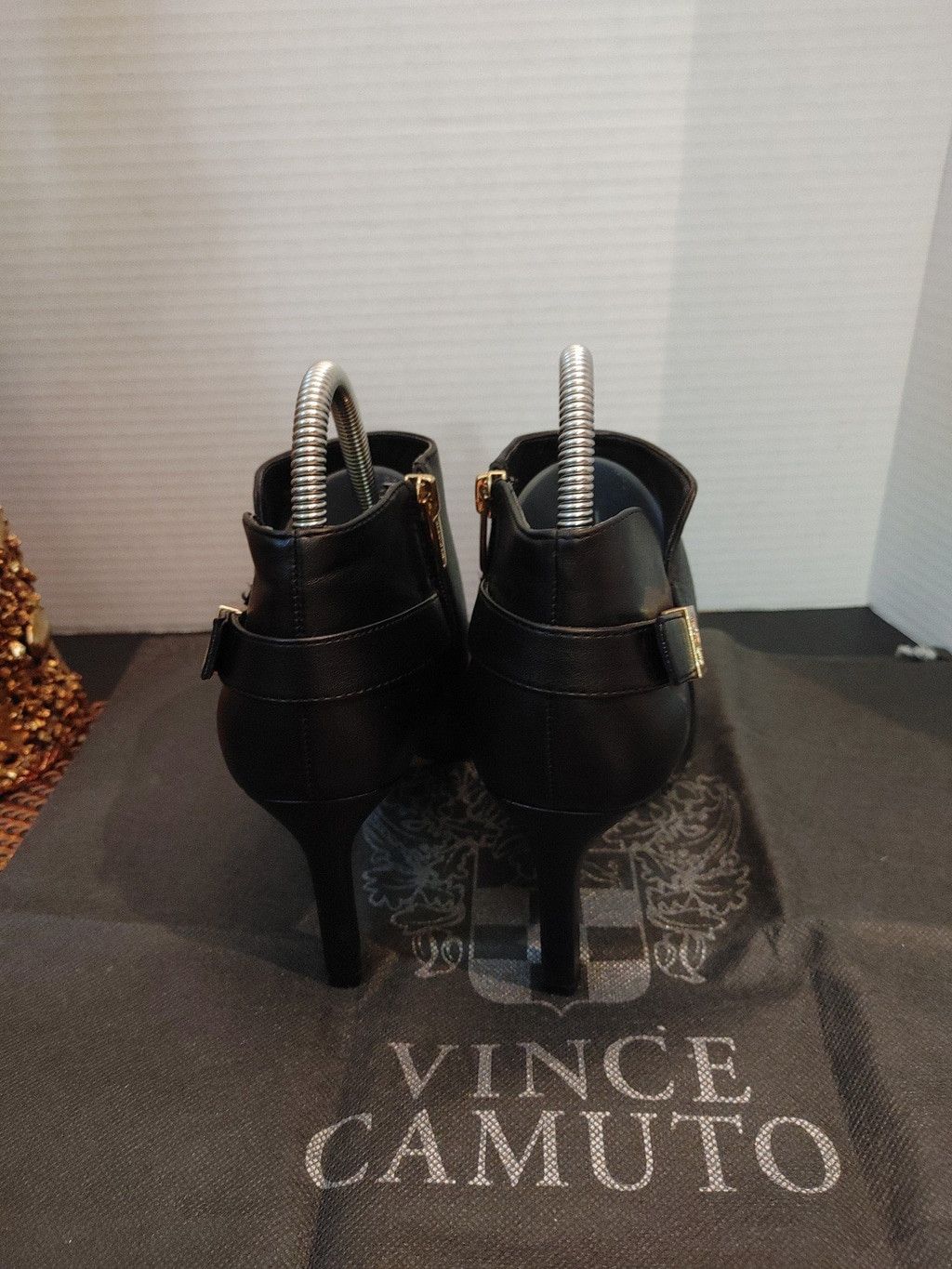 Vince Camuto Vince Camuto Lokaire Leather Booties Size 7.5 Size US 7.5 / IT 37.5 - 5 Thumbnail
