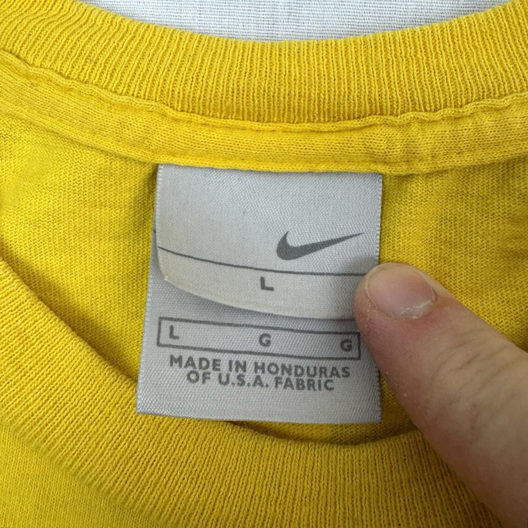 Nike VINTAGE Nike T-Shirt Adult Large Yellow 90s Y2K Sports Mens Size US L / EU 52-54 / 3 - 4 Thumbnail