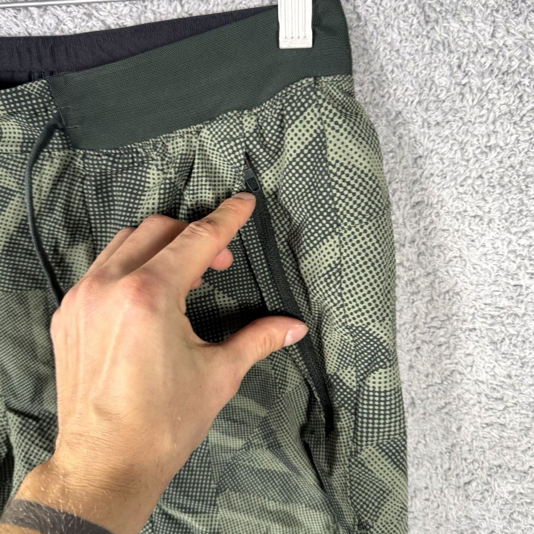 Lululemon Lululemon License to Train Short Men M Lined 7” Camo Training Performance M7AUJS Size US 31 - 5 Thumbnail