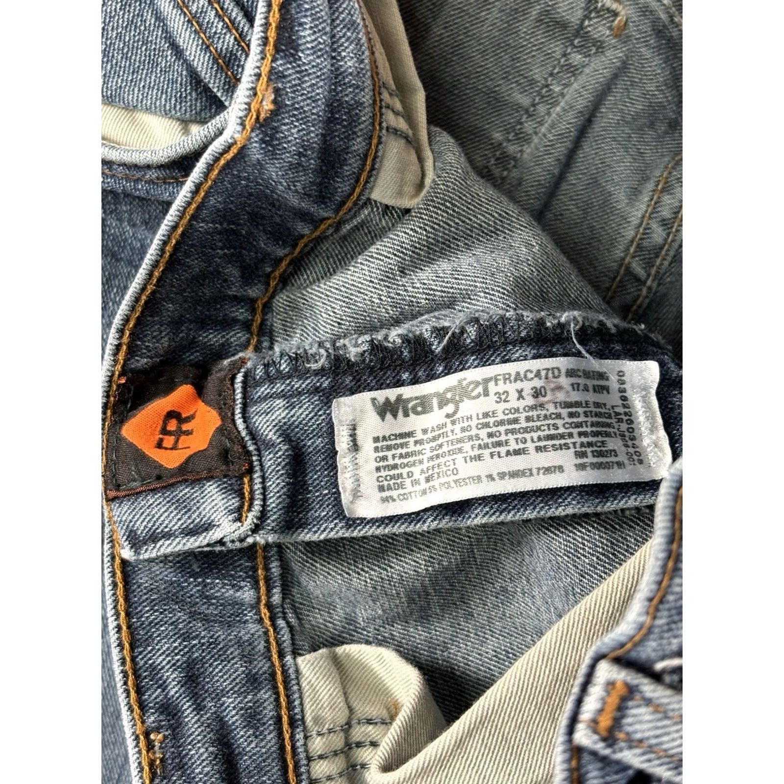Wrangler Wrangler Jeans Denim Advanced Comfort Wrangler FR • Jeans • Men • 31x27 • Blue • Cotton Blend • Straight • Regular • 27 Inseam • 1990s? Size US 31 - 6 Thumbnail