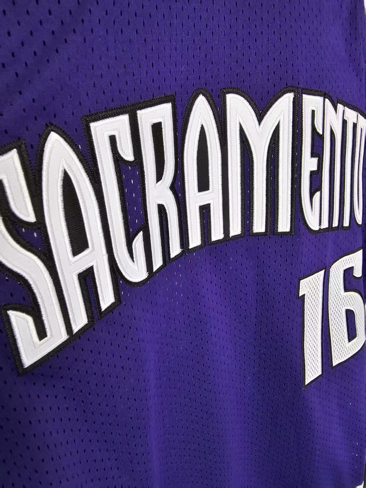 NCAA Sacramento Kings #16 Peja Stojaković Jersey Double Stitched Size US M / EU 48-50 / 2 - 3 Thumbnail