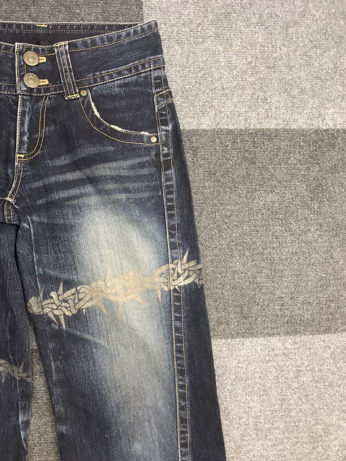 Japanese Brand FRAGILE Japan Barbed Wire Style Flare Bootcut Jeans Size 26" / US 2 / IT 38 - 4 Thumbnail