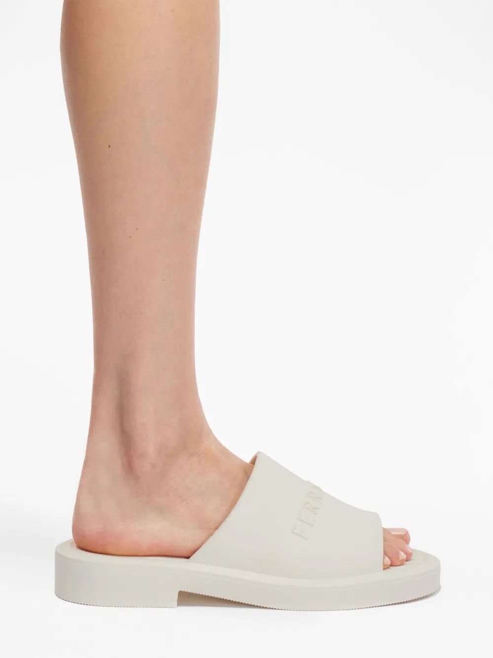 Salvatore Ferragamo o1y0426 Slippers in Ivory Size US 6 / IT 36 - 5 Thumbnail