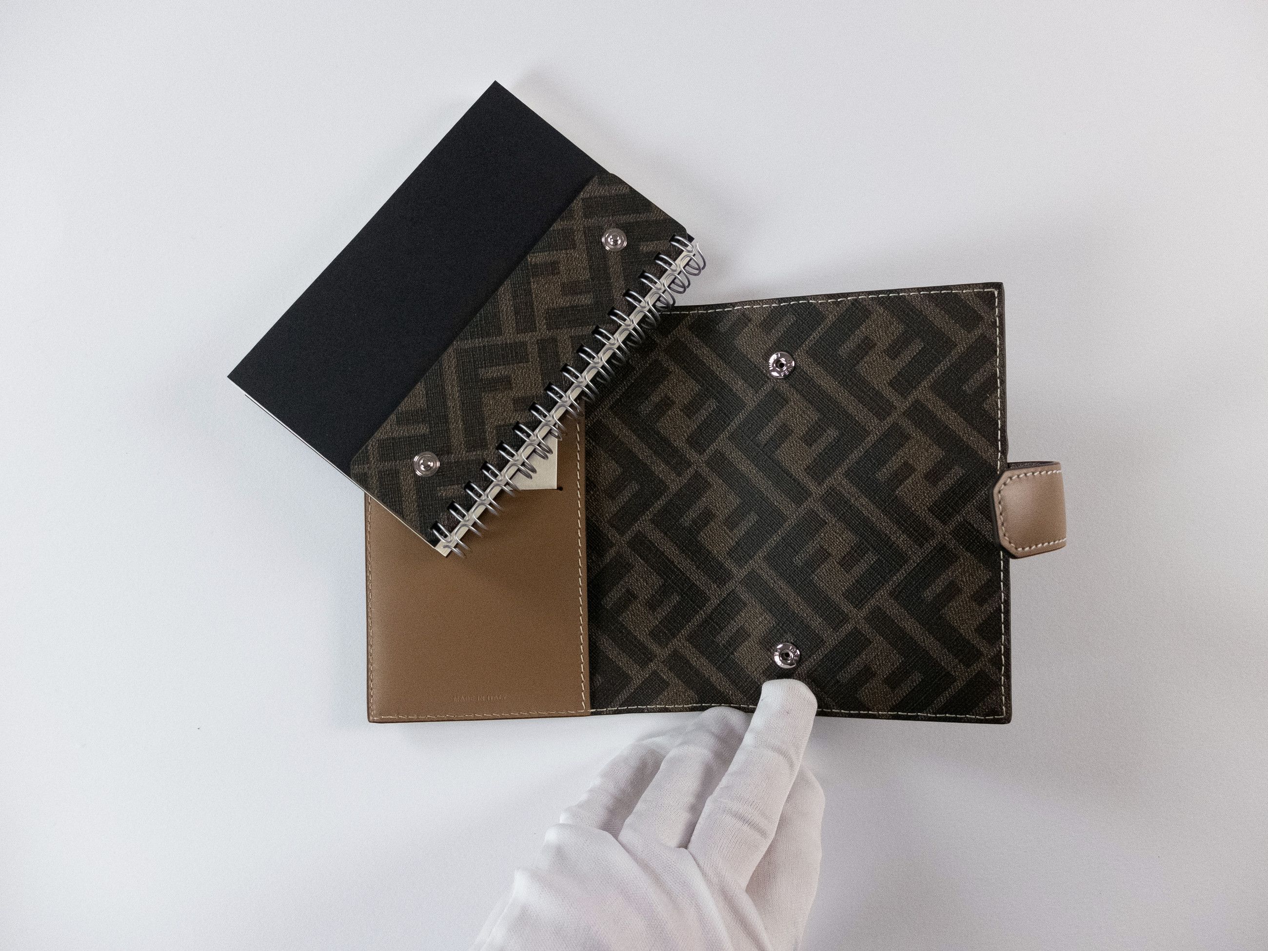 Fendi FENDI beige leather refillable notebook with metal FF logo Size ONE SIZE - 8 Thumbnail