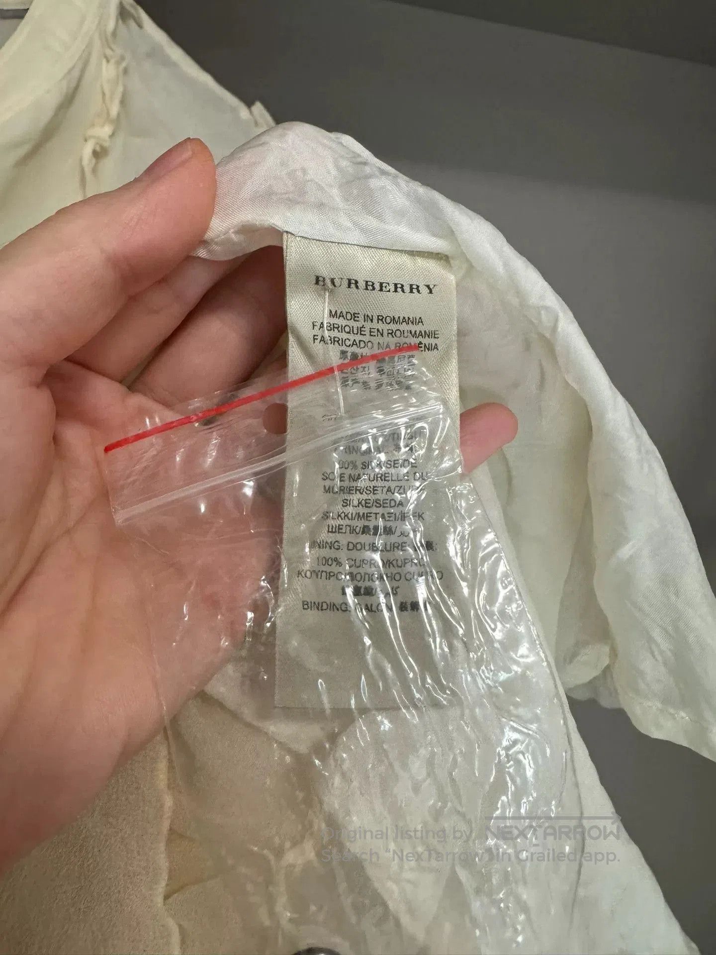 Burberry Burberry Silk Top T-Shirt. Size M / US 6-8 / IT 42-44 - 3 Thumbnail