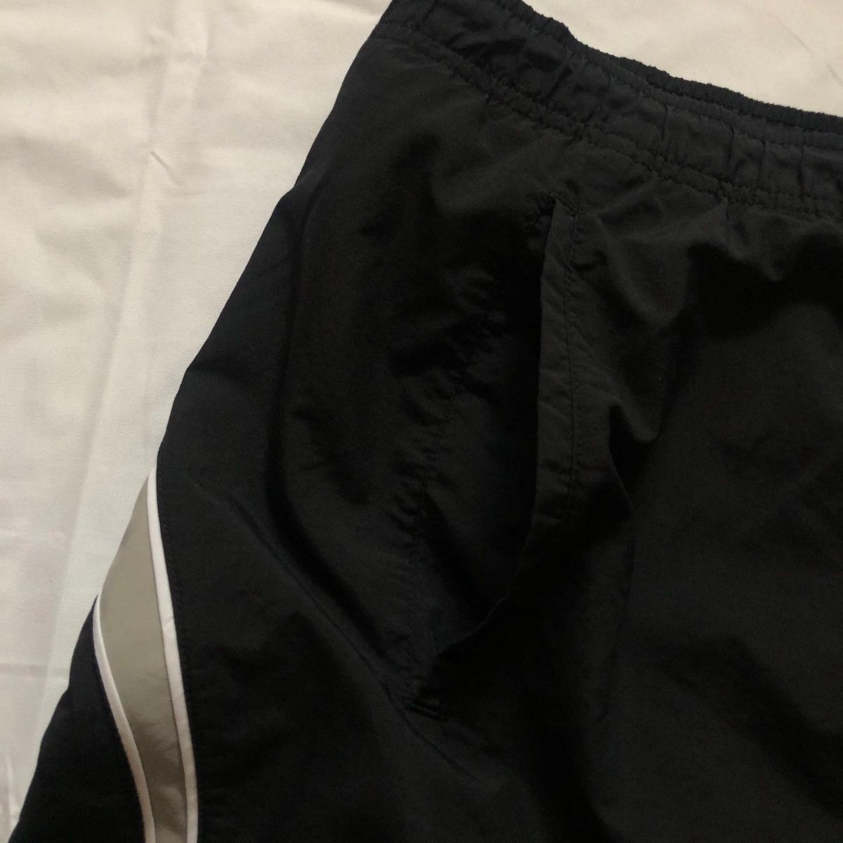 Nike Vintage Nike Swoosh track light Shorts Drill Y2K Size US 34 / EU 50 - 4 Thumbnail