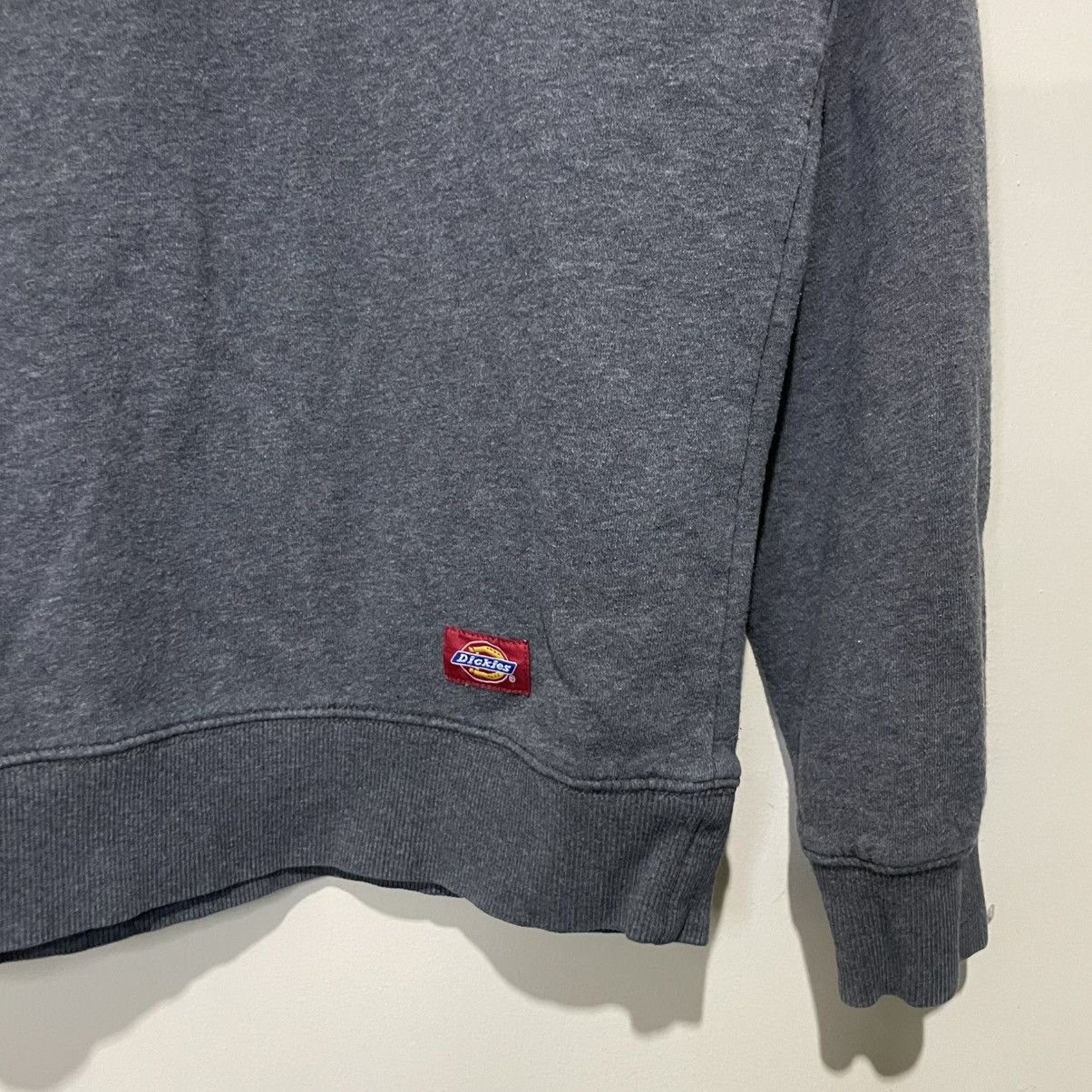 Dickies Dickies sweatshirt in grey with a collegiate-style log Size US M / EU 48-50 / 2 - 4 Thumbnail