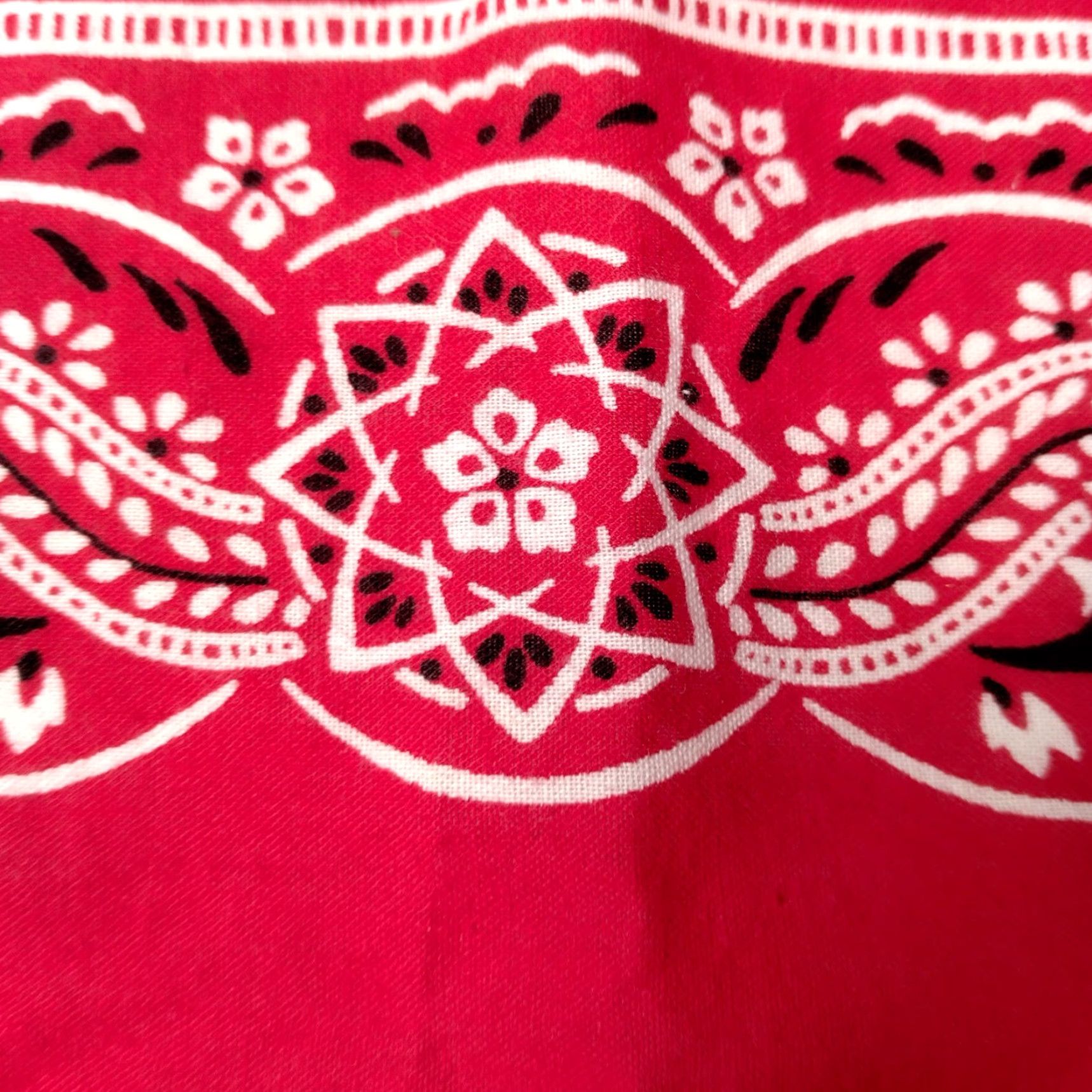 Vintage VINTAGE Paris Cotton Bandana Scarf Adult Unisex Red Paisley Mandala 90s Rockabilly Made in USA Size ONE SIZE - 5 Thumbnail