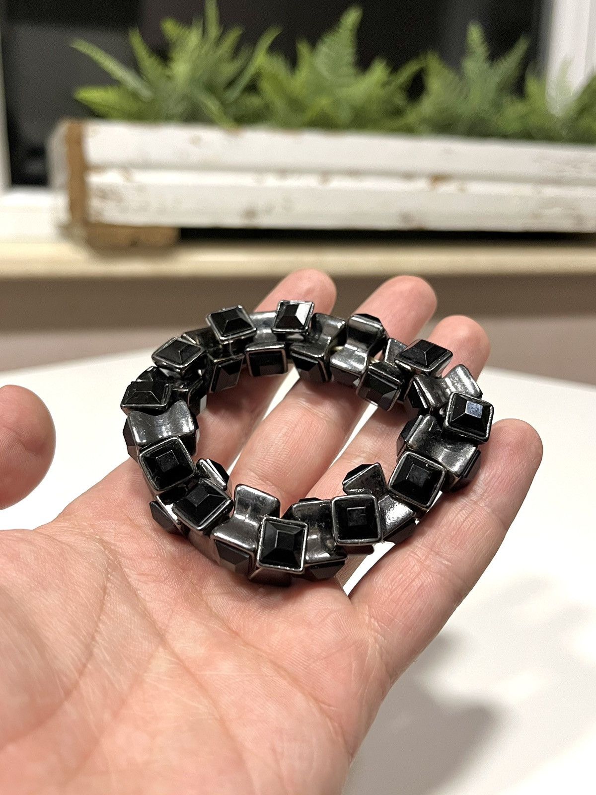 Vintage ★0% TAX★ Y2K PLASTIC BLACK STONES ELASTIC BRACELET ROCK BAND Size ONE SIZE - 1 Thumbnail