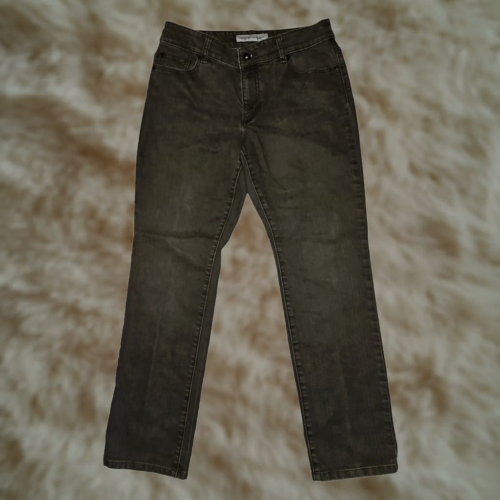 Vintage Chico's Platinum Jeans Women's 0.5 Short Slim Leg Traditional Fit Gray Cotton Elasterell Denim 5-Pocket Zipper Button Stretch Jeans Womens Size 25" / US 0 / IT 36 - 1 Thumbnail