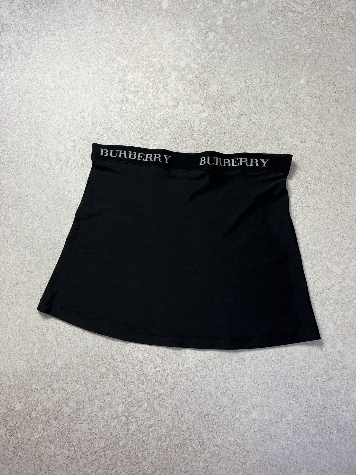 Burberry Burberry Black Mini Elastic Skirt Size 30" / US 8 / IT 44 - 1 Thumbnail